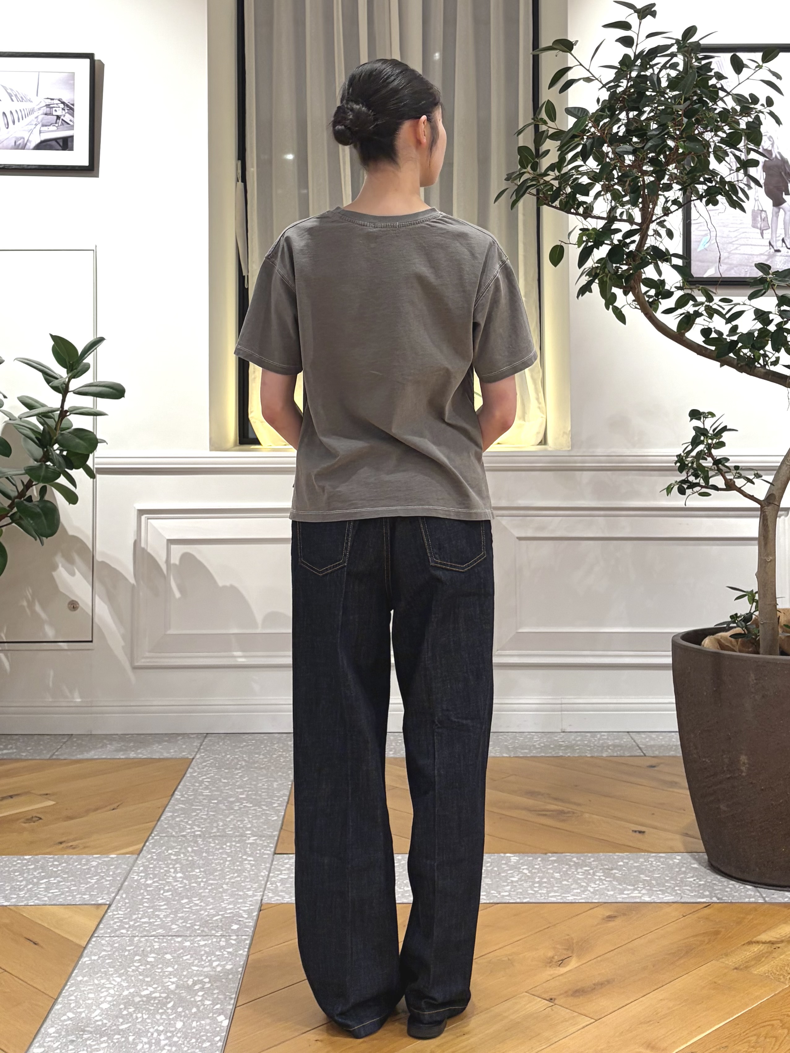 pupiさんの「DRESSTERIOR｜インディゴ天竺ロゴTシャツ」を使ったコーディネート