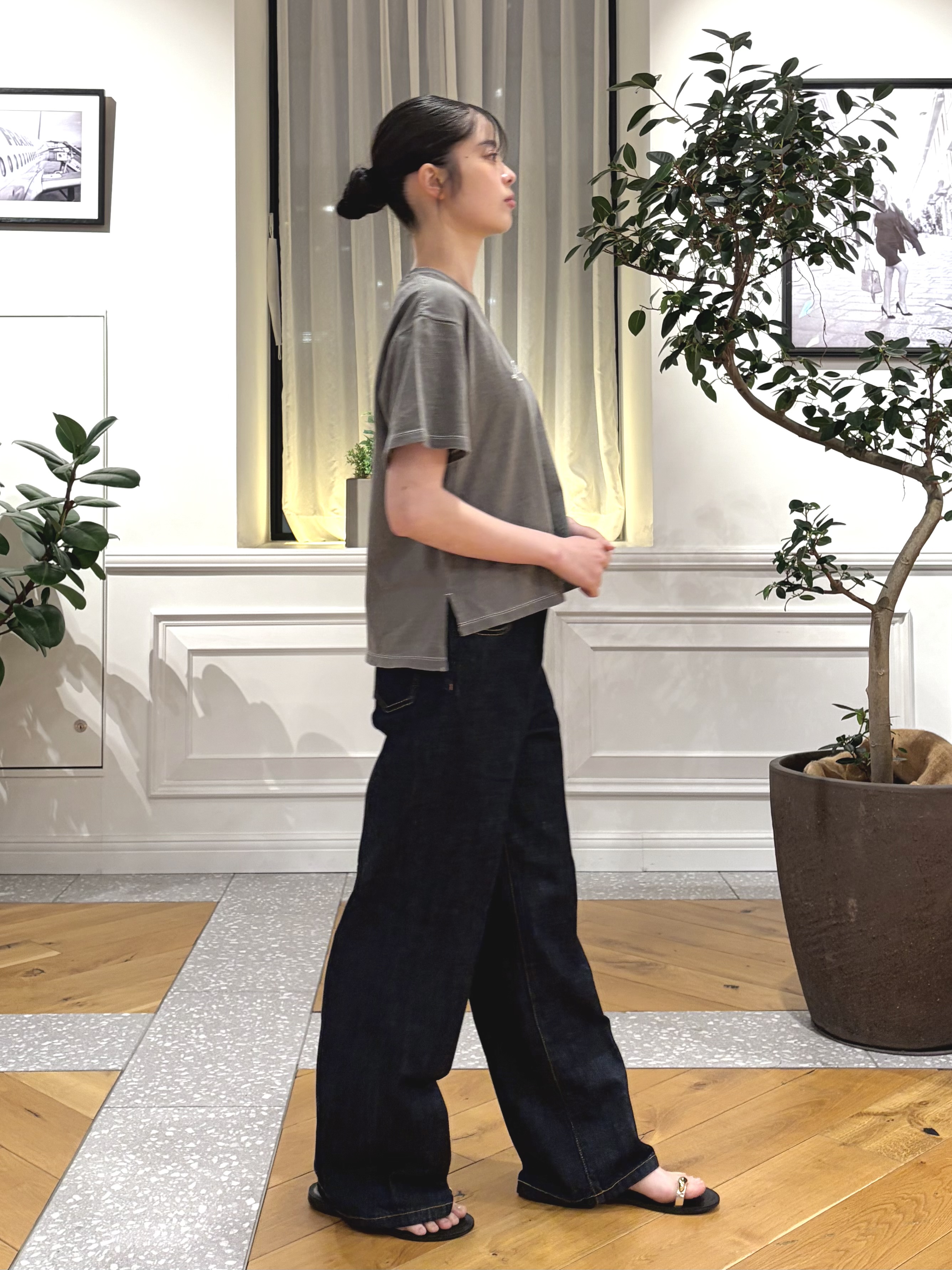 pupiさんの「DRESSTERIOR｜インディゴ天竺ロゴTシャツ」を使ったコーディネート