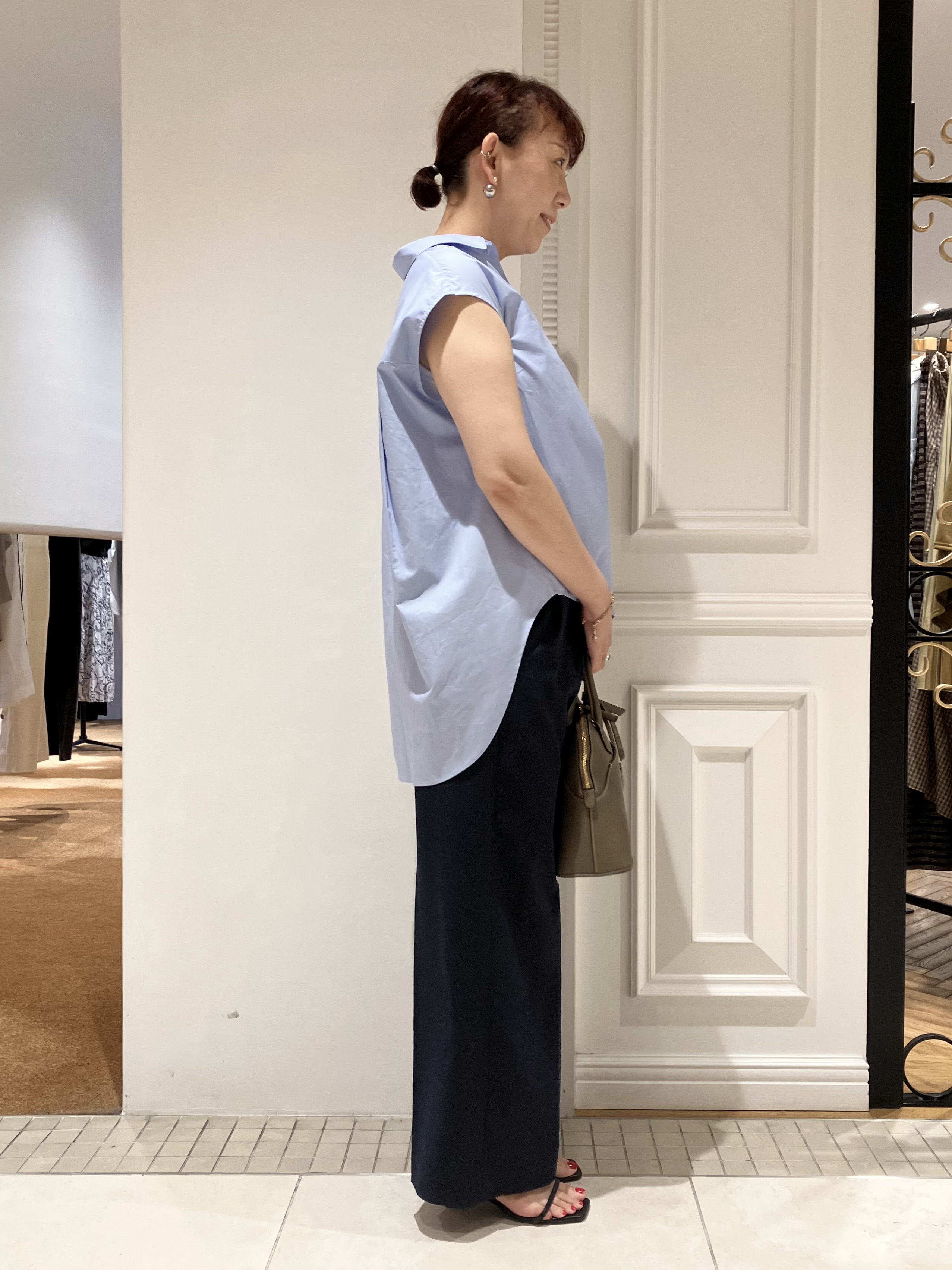 TAJIさんの「DRESSTERIOR｜フレンチスリーブ スキッパーブラウス」を使ったコーディネート
