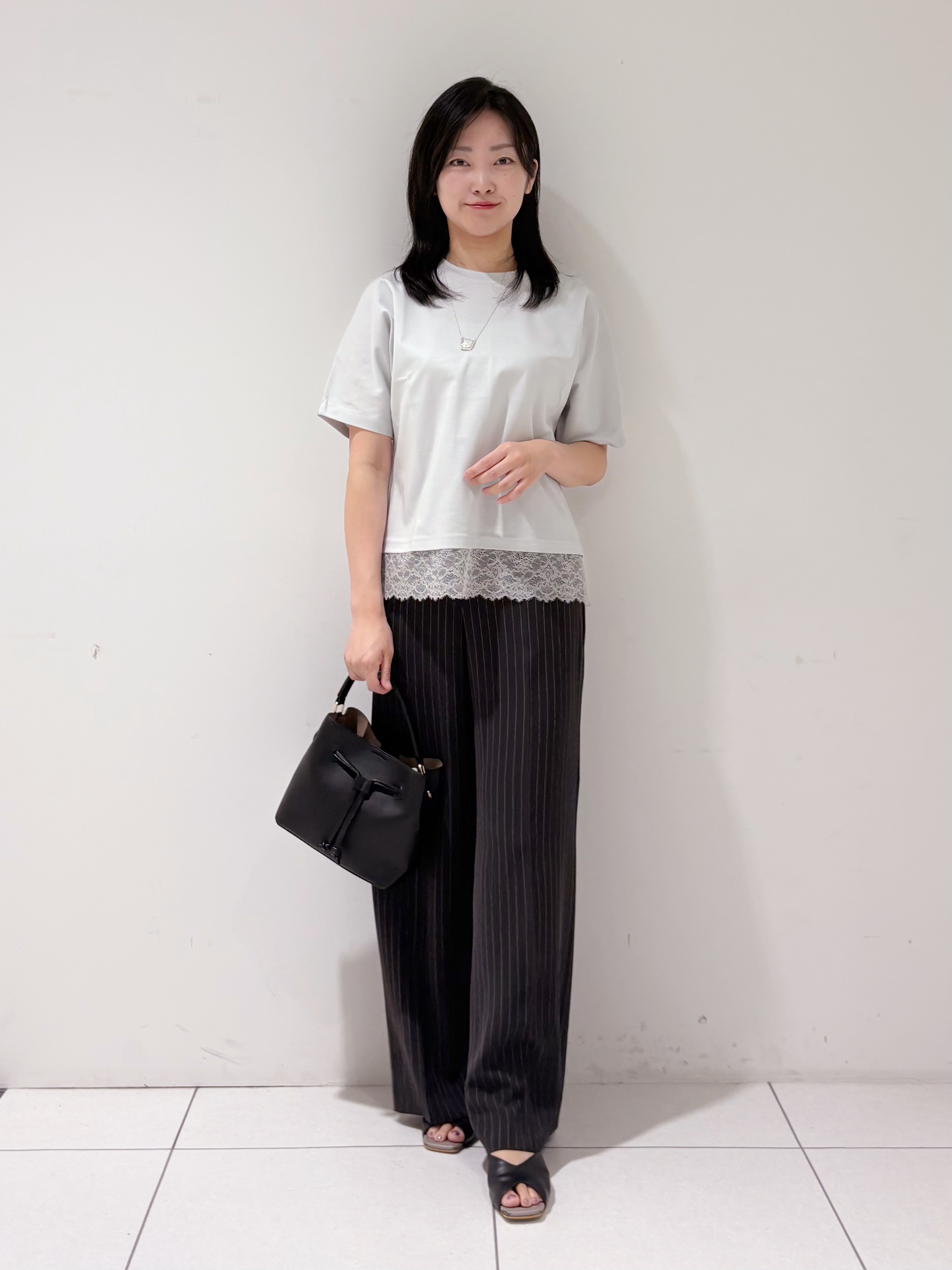 momokoさんの「INDIVI｜【夏羽織り/着る日傘】ドルマンフォルムブルゾン」を使ったコーディネート