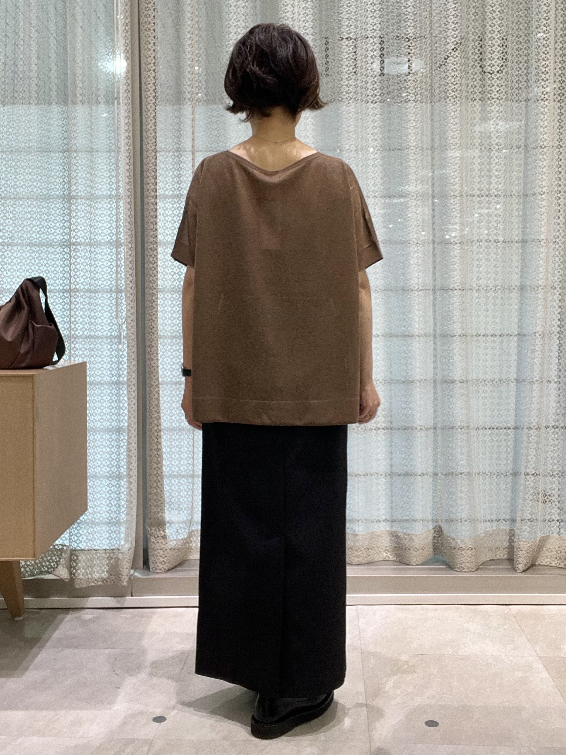 ymさんの「UNTITLED｜【アンサンブル可/品のある透け感】Tシャツ風ニットトップス」を使ったコーディネート
