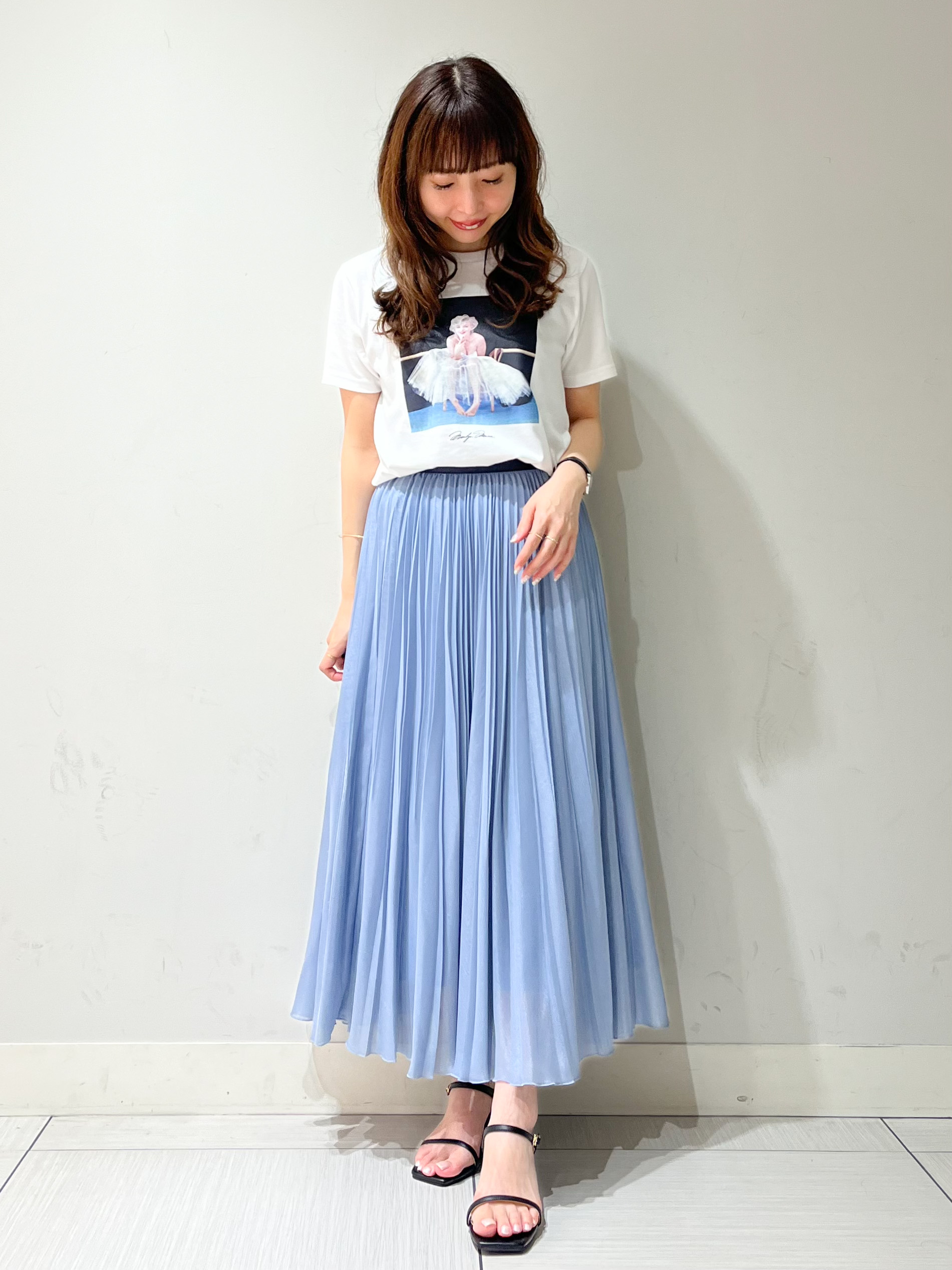 じゅんさんの「DRESSTERIOR｜【春夏/寒暖差対応/ウォッシャブル】ライト裏毛フーディー」を使ったコーディネート