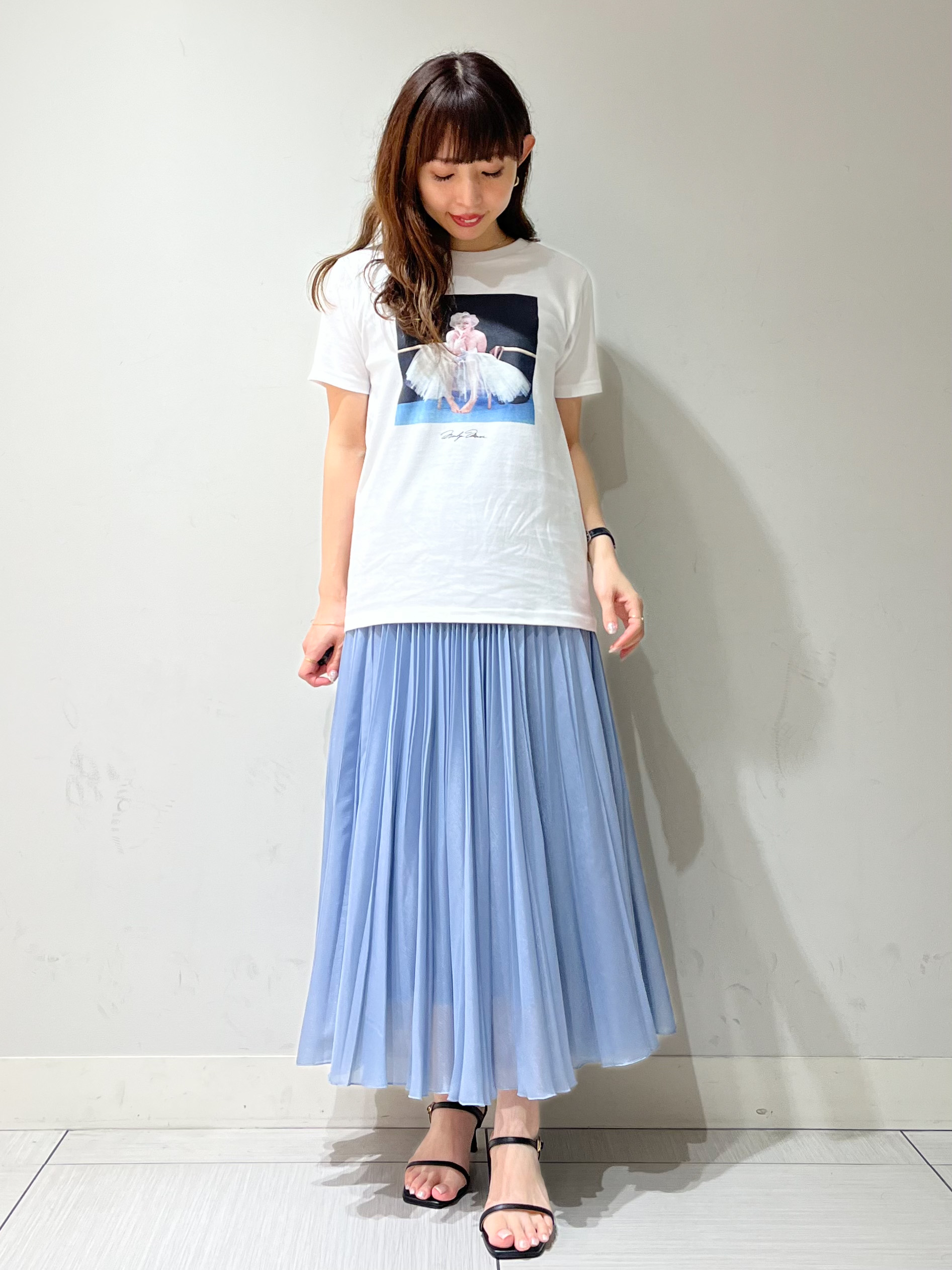 じゅんさんの「DRESSTERIOR｜【春夏/寒暖差対応/ウォッシャブル】ライト裏毛フーディー」を使ったコーディネート
