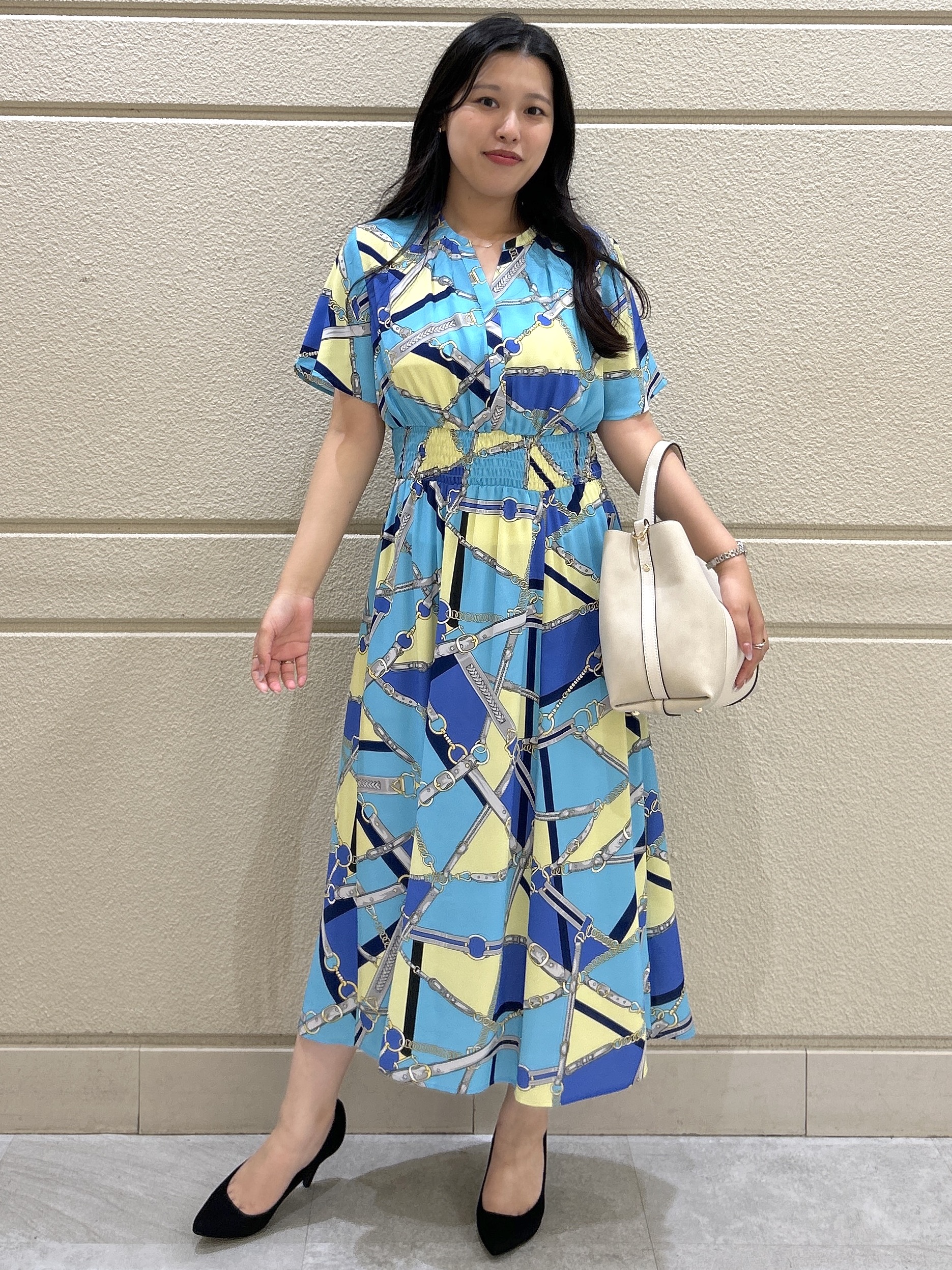 Momokaさんの「COUP DE CHANCE｜【手洗い可】スカーフ柄ワンピース」を使ったコーディネート