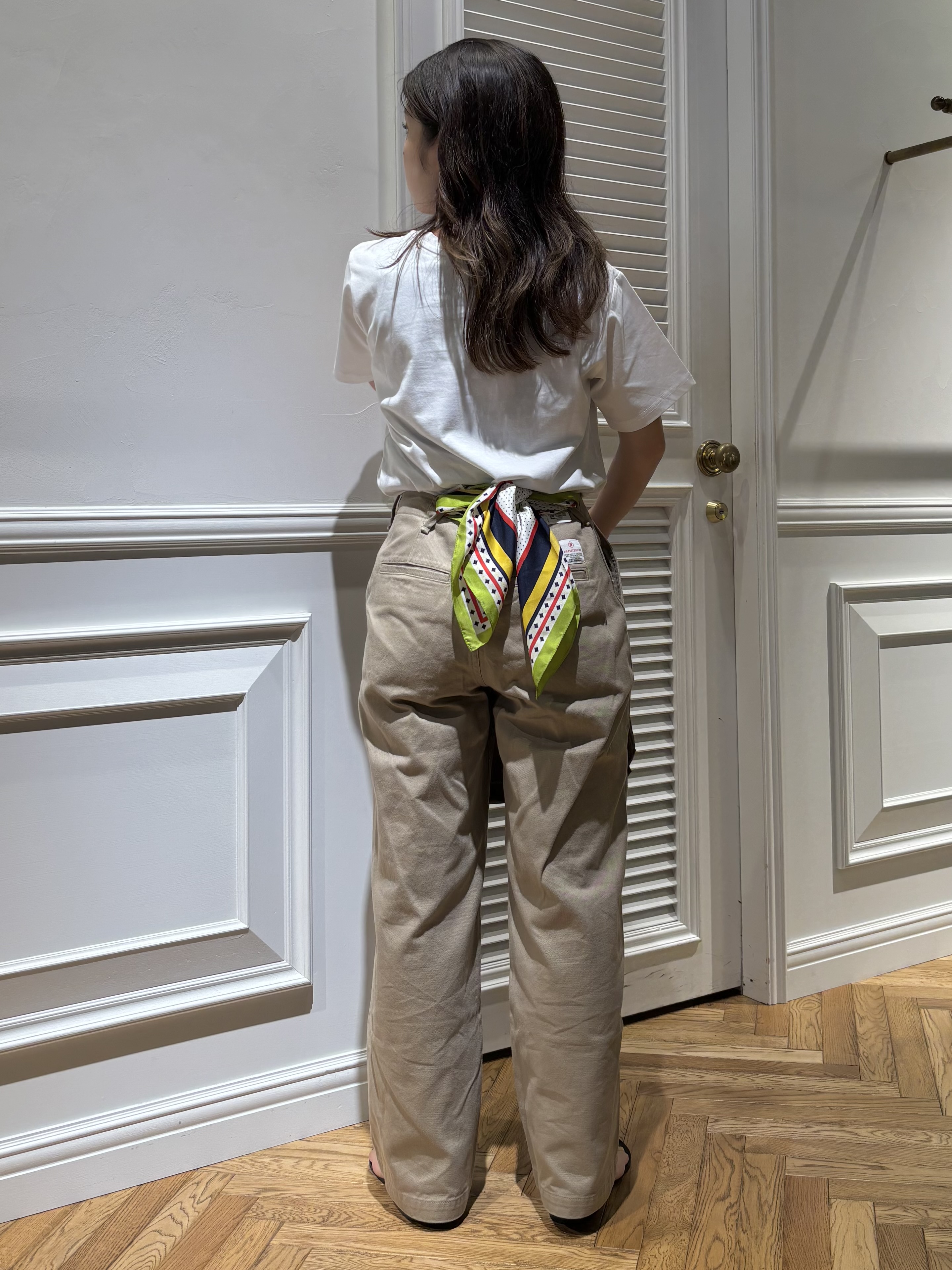 Mgmさんの「DRESSTERIOR｜箔プリント ロゴTシャツ」を使ったコーディネート