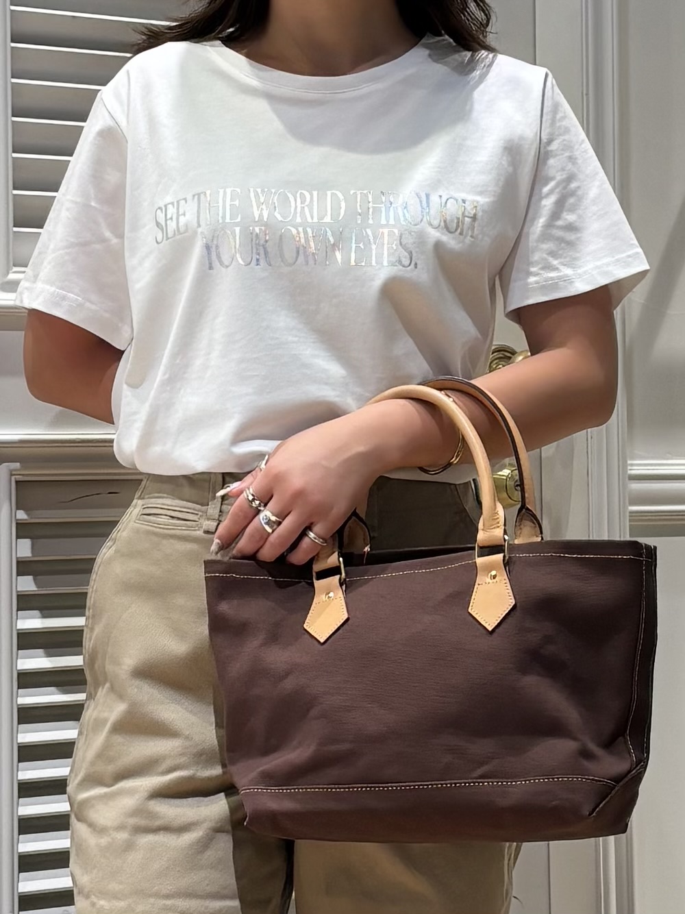 Mgmさんの「DRESSTERIOR｜箔プリント ロゴTシャツ」を使ったコーディネート