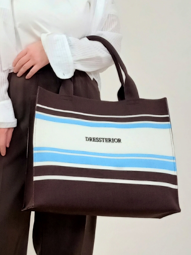 emiさんの「DRESSTERIOR｜シアーストライプクロップドシャツ」を使ったコーディネート