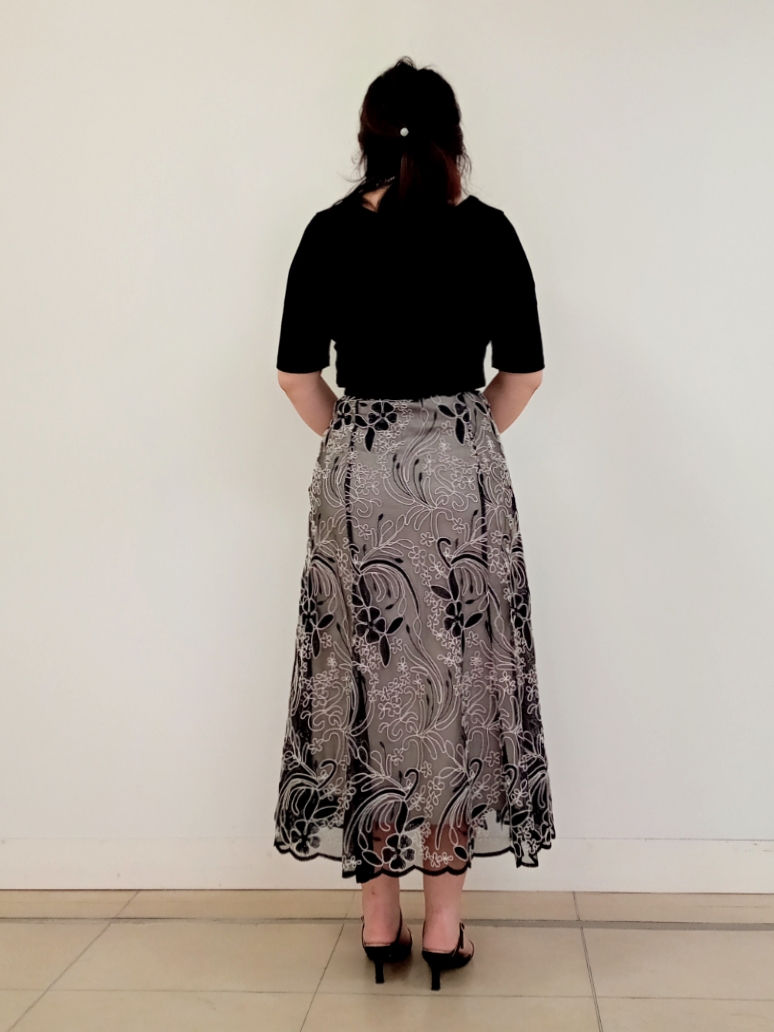 emiさんの「DRESSTERIOR｜【接触冷感/UVカット/抗菌防臭/しわ防止】クールデオドラント スクエアネックプルオーバー」を使ったコーディネート