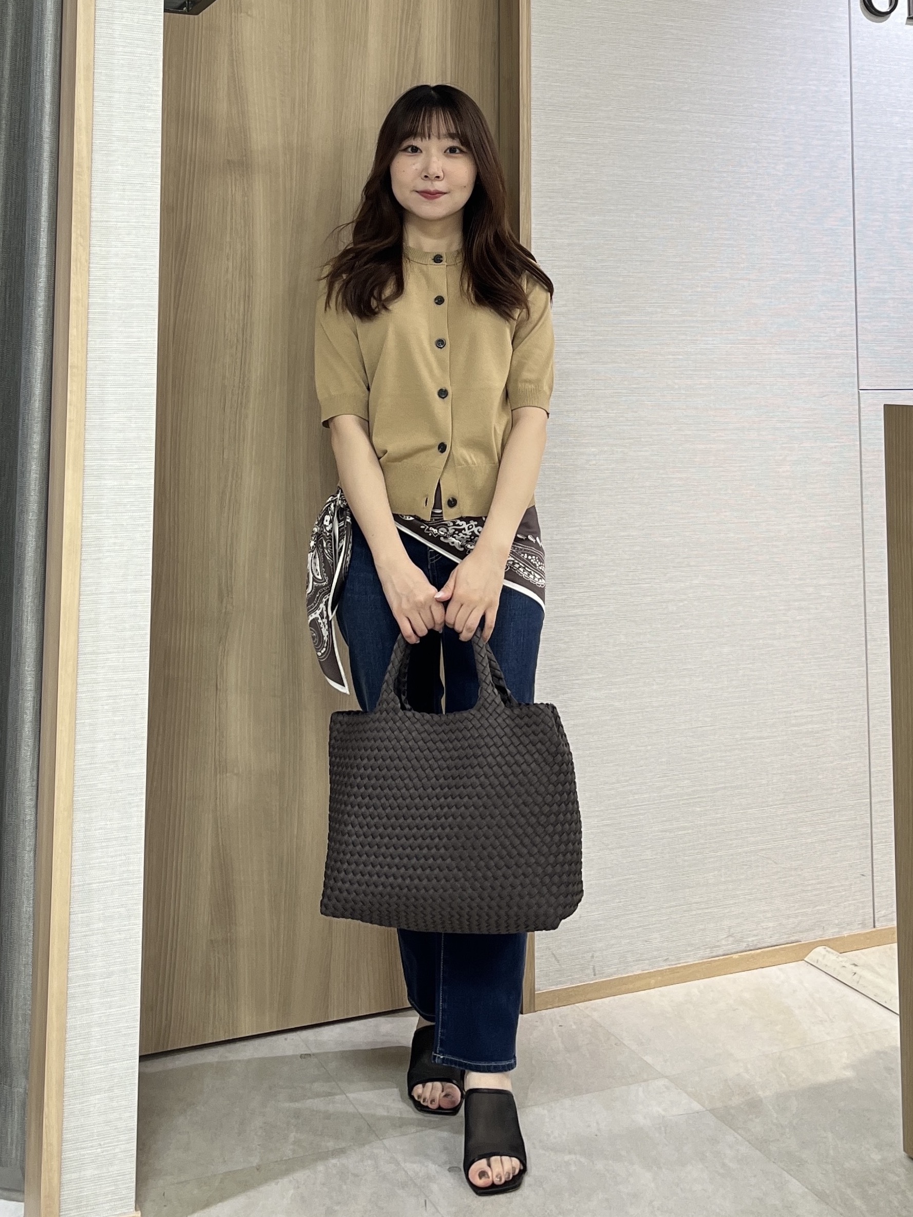 KAHOさんの「UNTITLED｜【すっきり秋羽織り/前開きボタン】ドライタッチ5分袖カーディガン」を使ったコーディネート