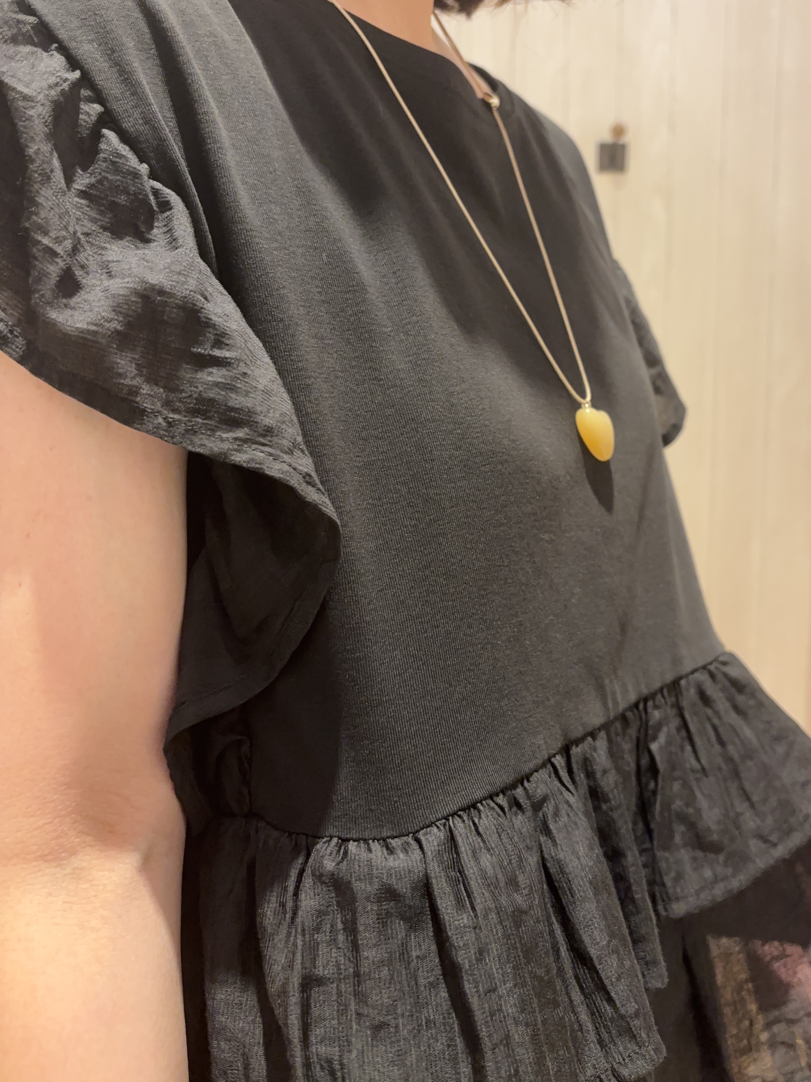 あいこさんの「SHOO･LA･RUE｜【S-LL/洗濯機可】着るだけで決まる 主役級フリルトップス」を使ったコーディネート