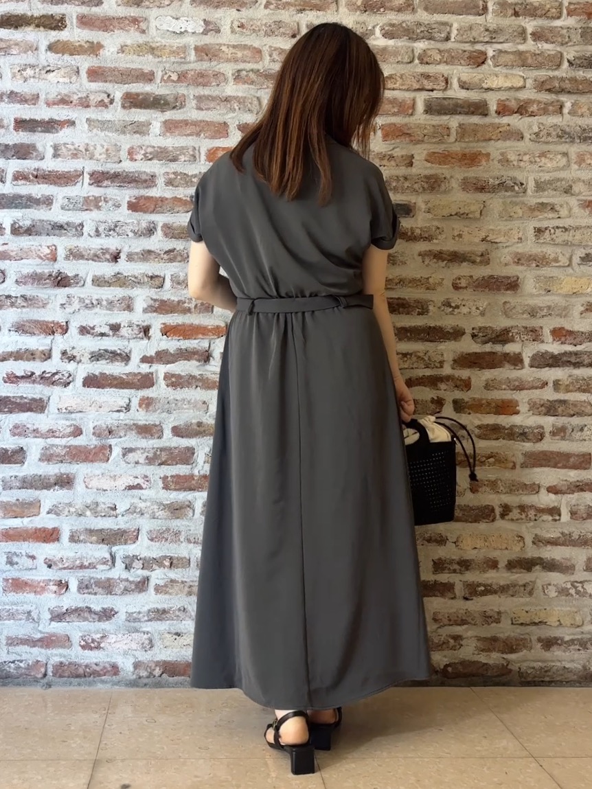 tokiさんの「THE SHOP TK｜【M-XL/防しわ/UV】やみつきになる とろみスキッパーワンピース」を使ったコーディネート