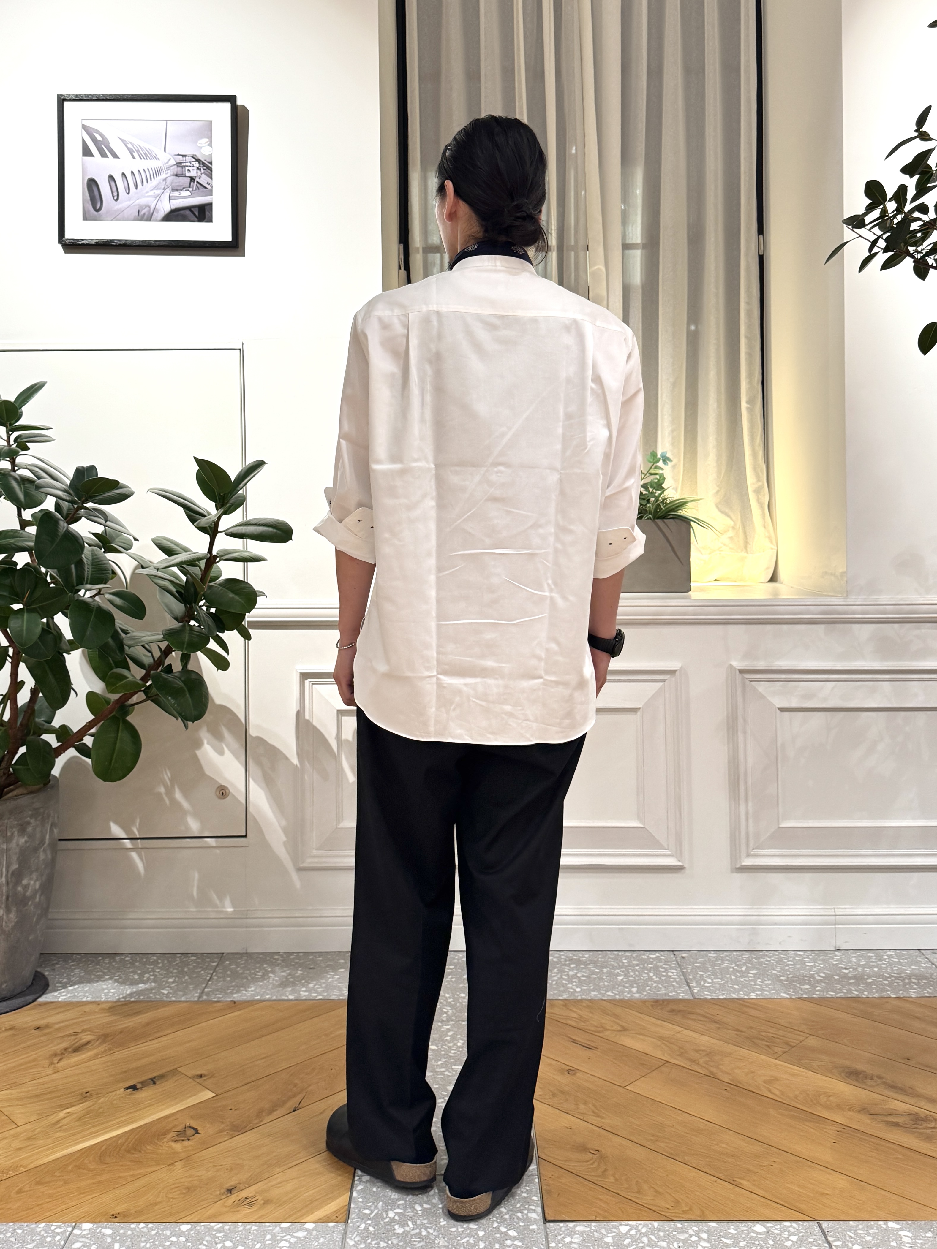 kawarataniさんの「DRESSTERIOR｜【日本製】バンドカラー高密度ツイルシャツ」を使ったコーディネート