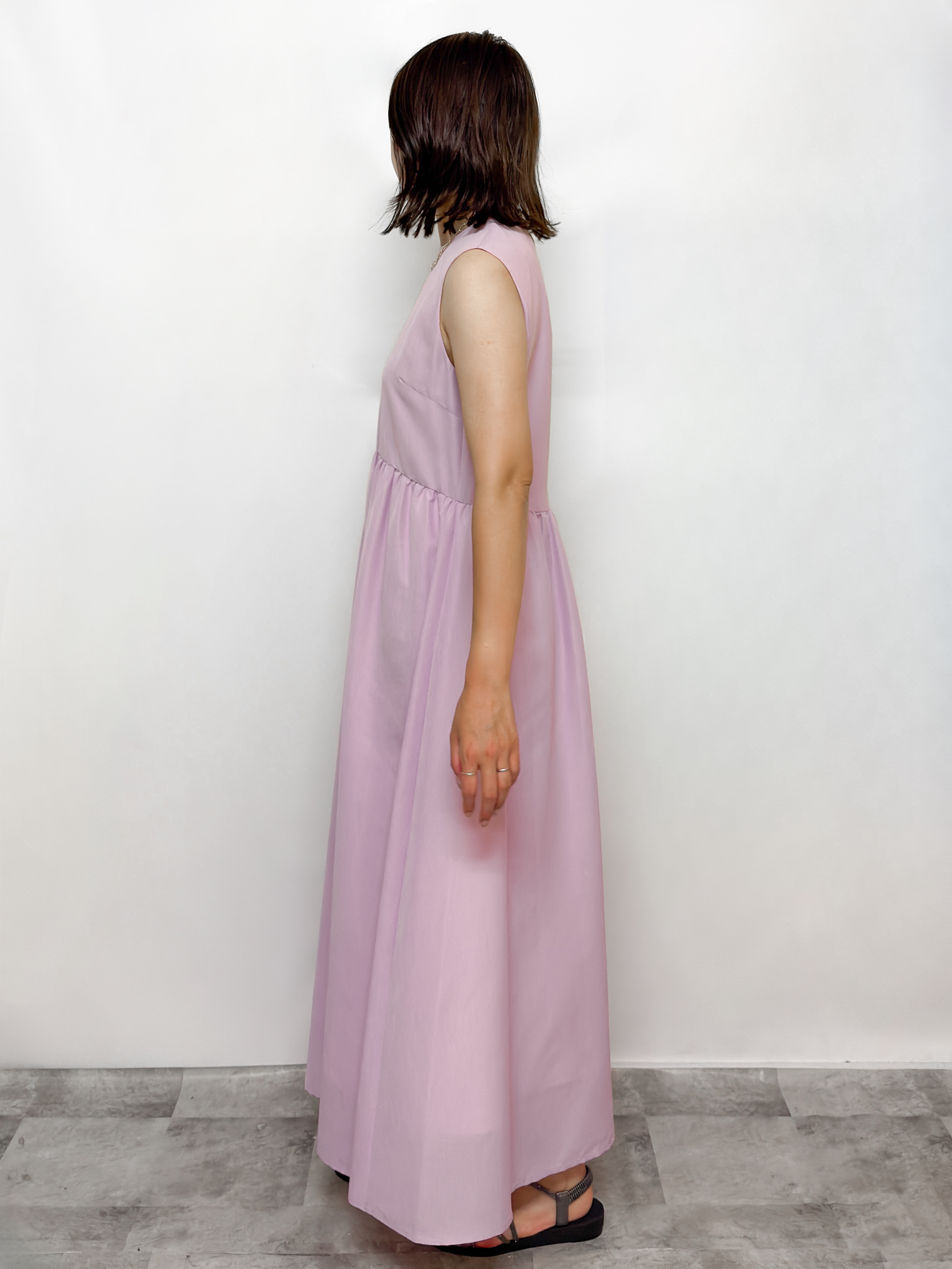 yuka.aさんの「OPAQUE.CLIP｜【接触冷感】麻混シアーノースリーブワンピース《洗濯機OK》」を使ったコーディネート
