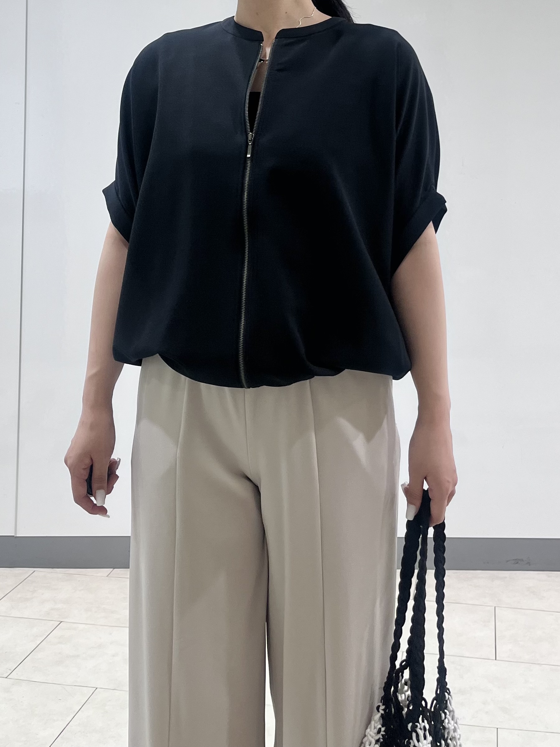 hasuさんの「INDIVI｜【秋羽織り/着る日傘】ドルマンフォルムブルゾン」を使ったコーディネート