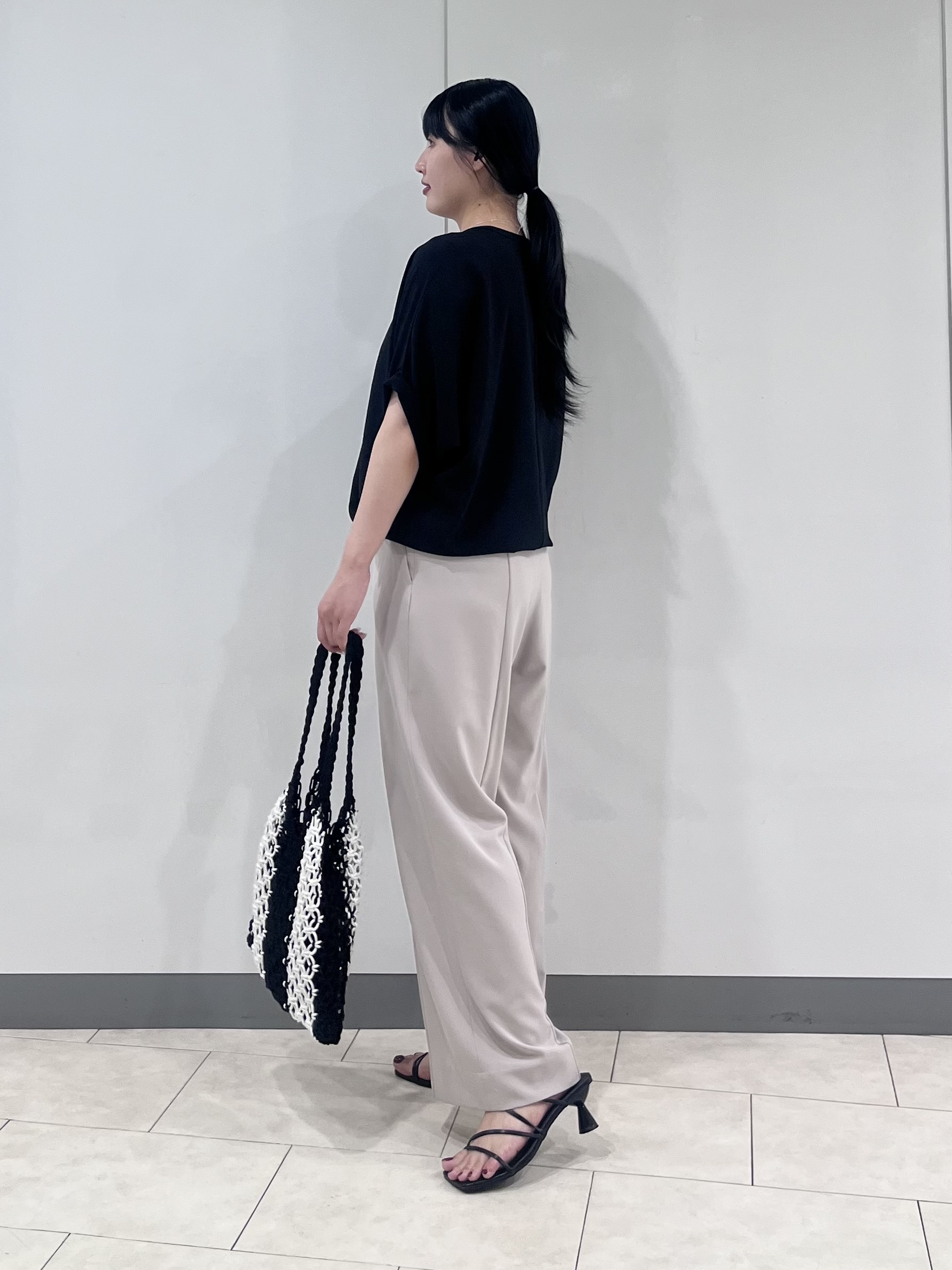 hasuさんの「INDIVI｜【秋羽織り/着る日傘】ドルマンフォルムブルゾン」を使ったコーディネート
