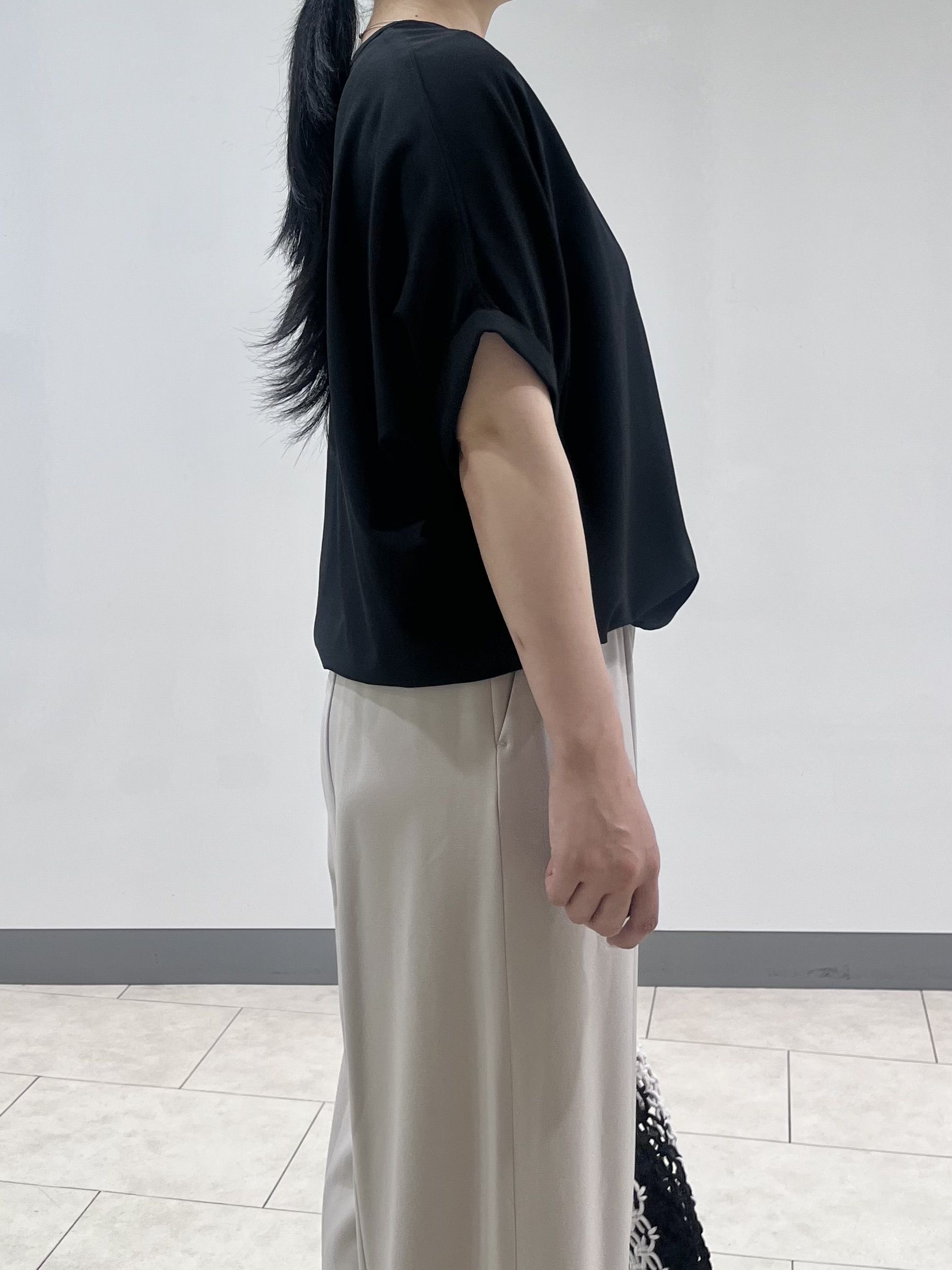 hasuさんの「INDIVI｜【秋羽織り/着る日傘】ドルマンフォルムブルゾン」を使ったコーディネート