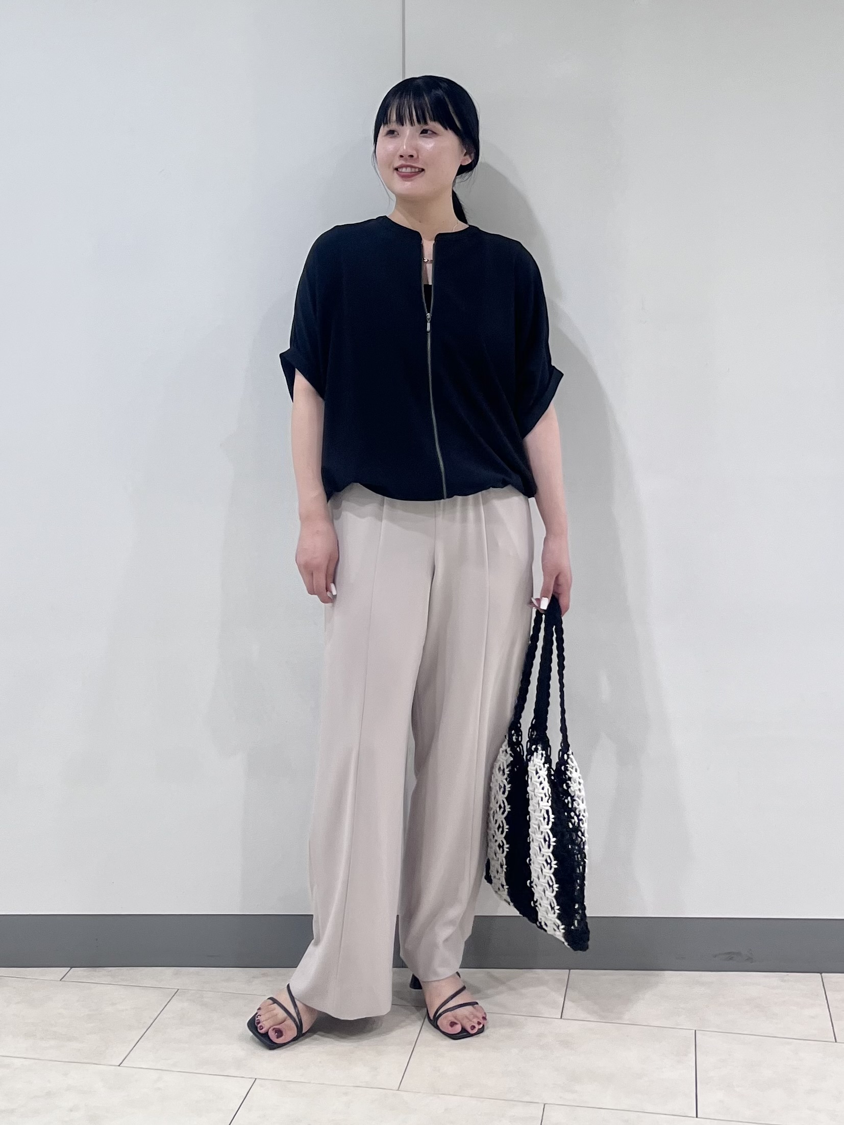 hasuさんの「INDIVI｜【秋羽織り/着る日傘】ドルマンフォルムブルゾン」を使ったコーディネート