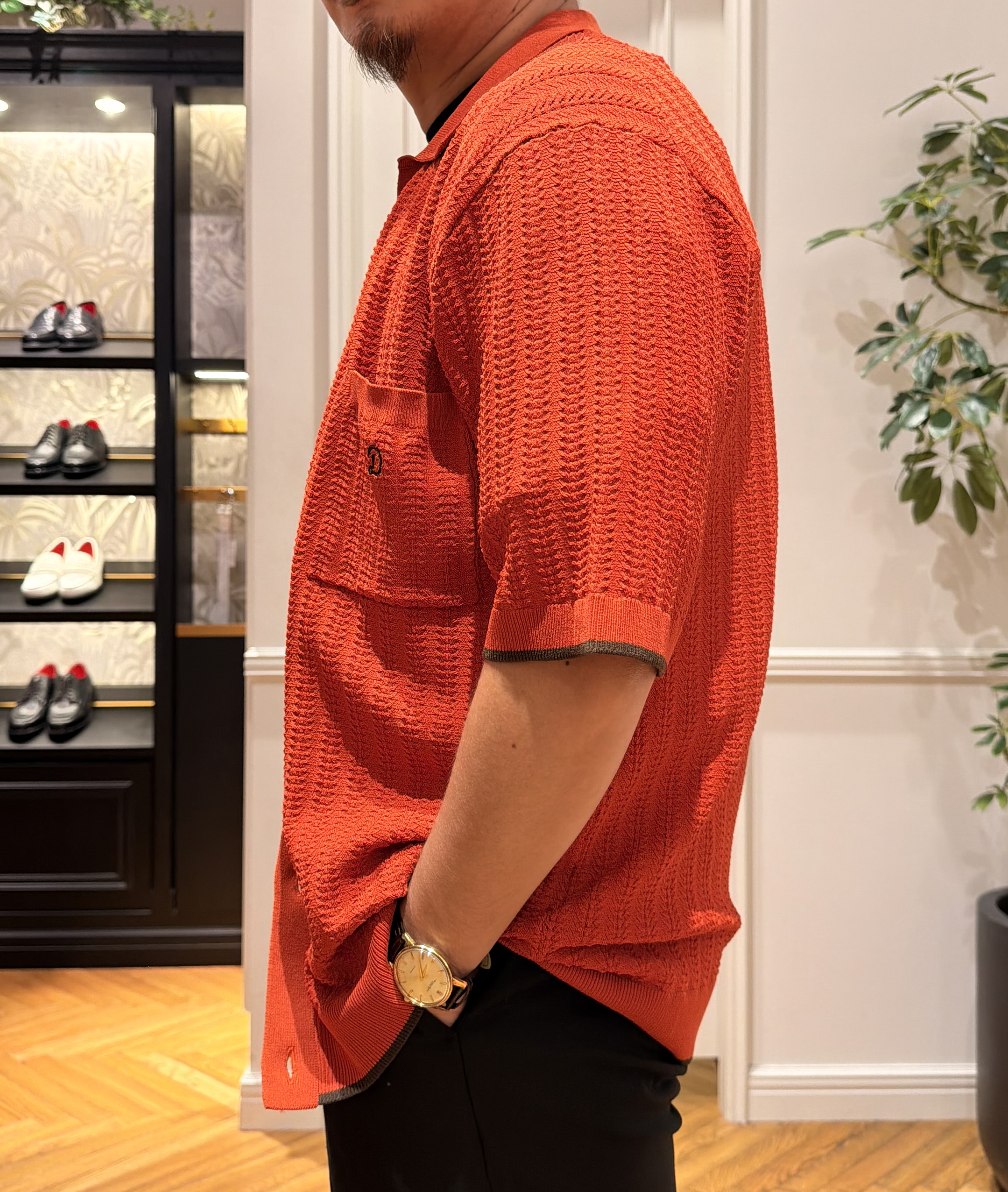 鶴田大士さんの「DRESSTERIOR｜【Safari5月号掲載】ウォッシャブル キューバニットシャツ」を使ったコーディネート