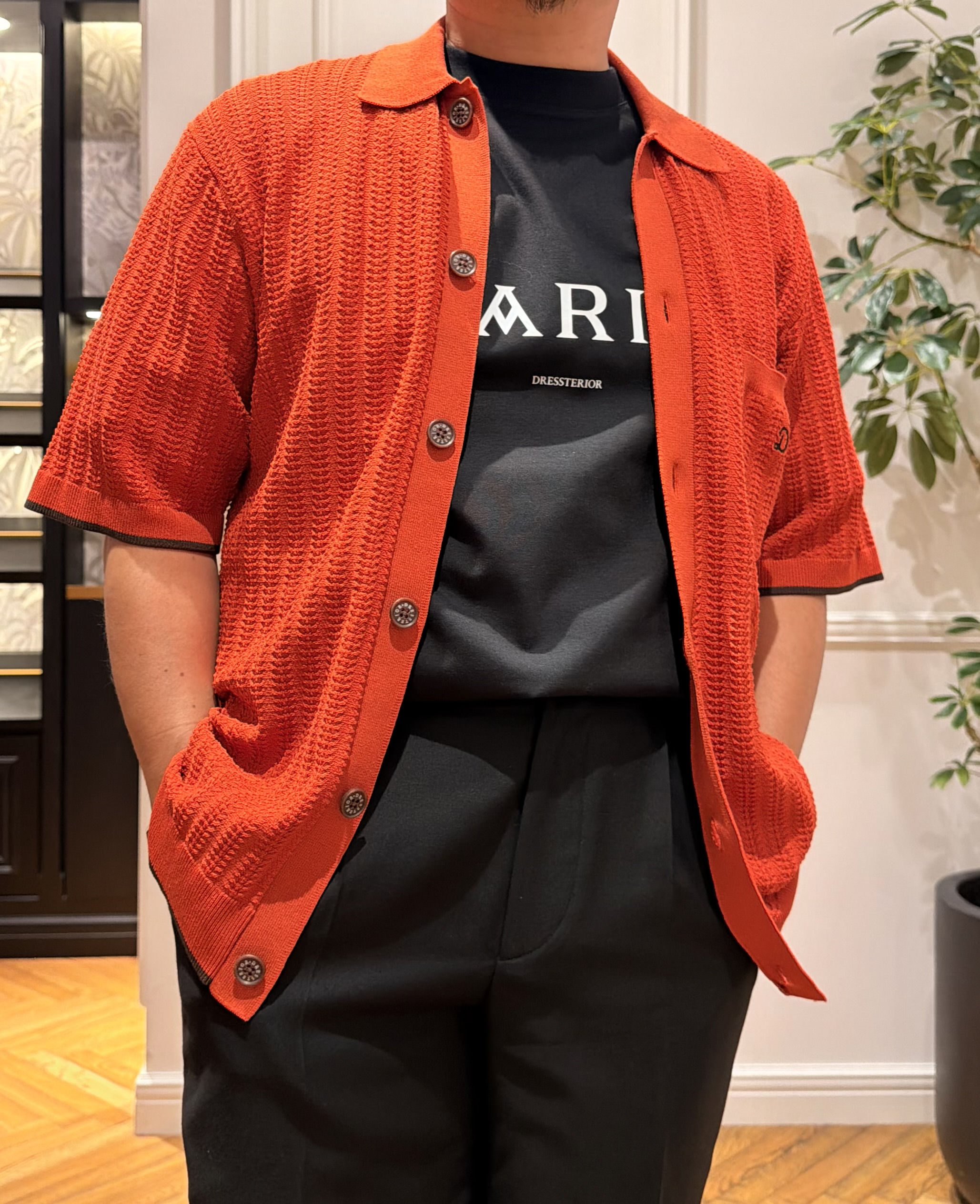 鶴田大士さんの「DRESSTERIOR｜【Safari5月号掲載】ウォッシャブル キューバニットシャツ」を使ったコーディネート