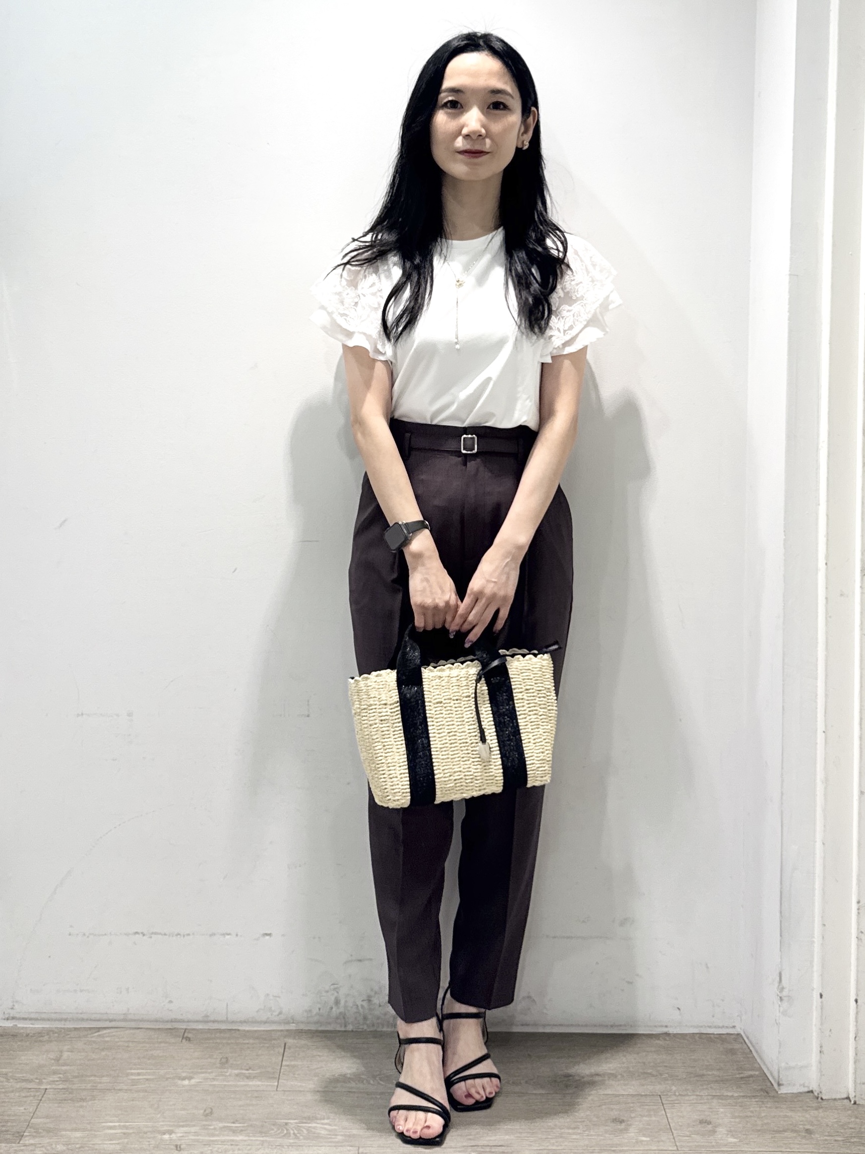 yuicciさんの「OPAQUE.CLIP｜【接触冷感／UV】レースフレアスリーブトップス《洗濯機OK》」を使ったコーディネート
