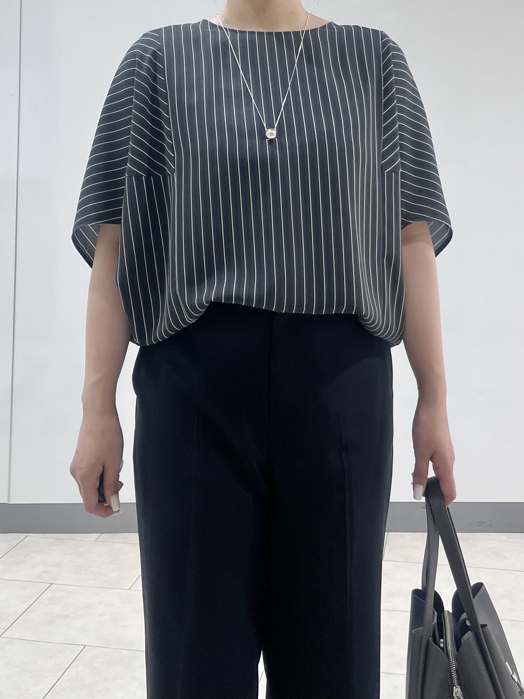 hasuさんの「INDIVI｜【洗える／UVケア】ジョーゼットドルマンブラウス」を使ったコーディネート