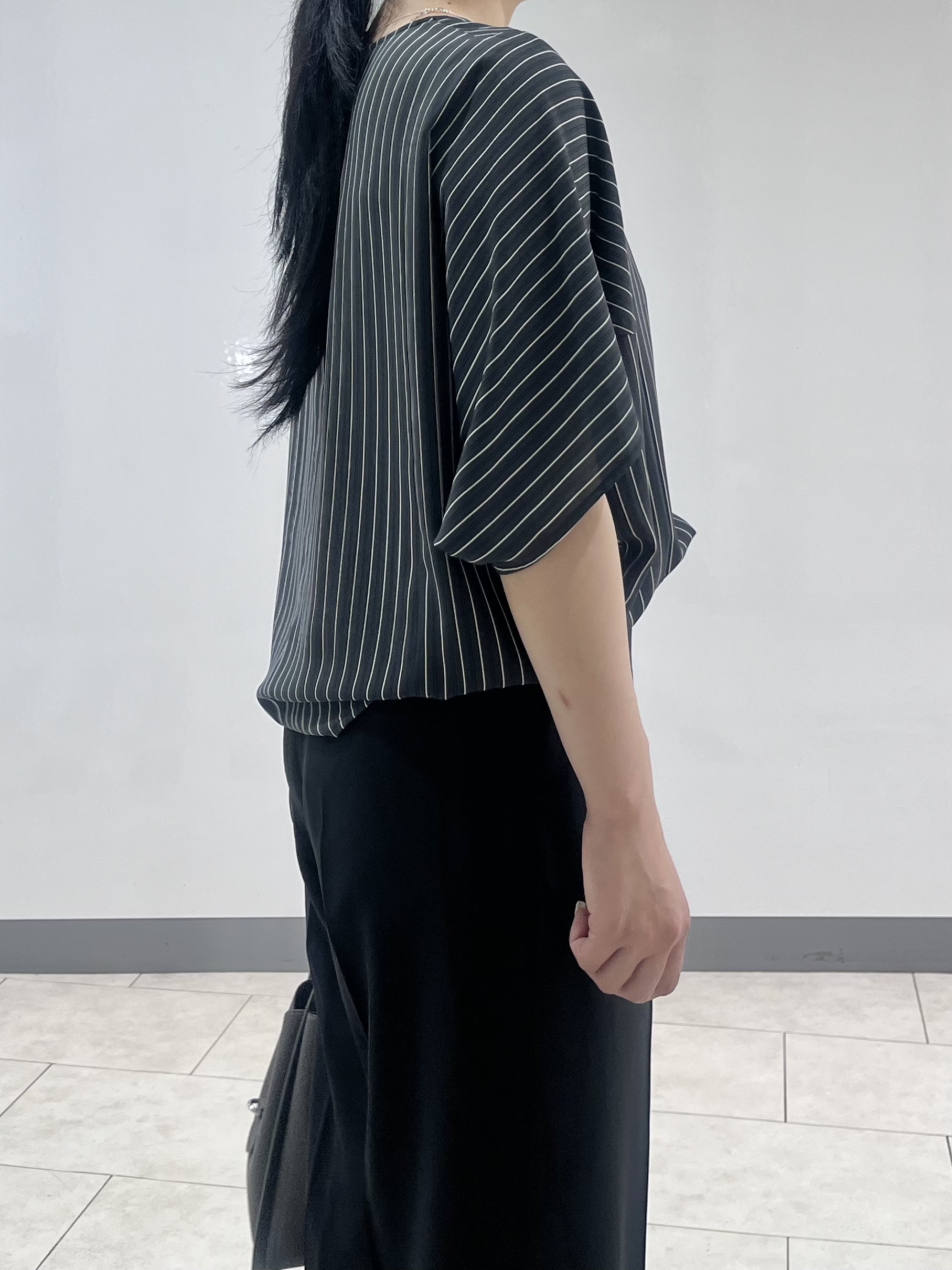 hasuさんの「INDIVI｜【洗える／UVケア】ジョーゼットドルマンブラウス」を使ったコーディネート