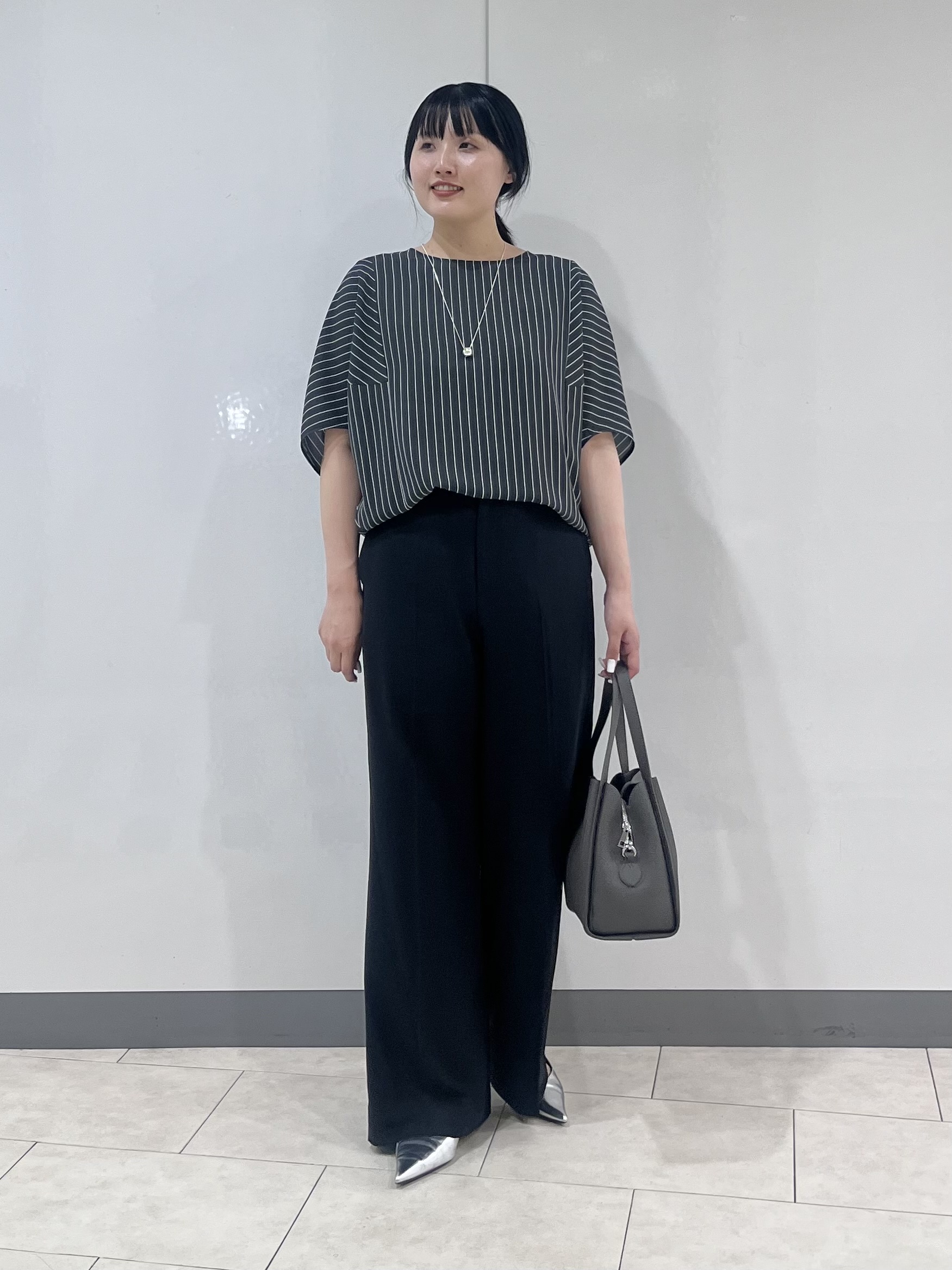 hasuさんの「INDIVI｜【洗える／UVケア】ジョーゼットドルマンブラウス」を使ったコーディネート