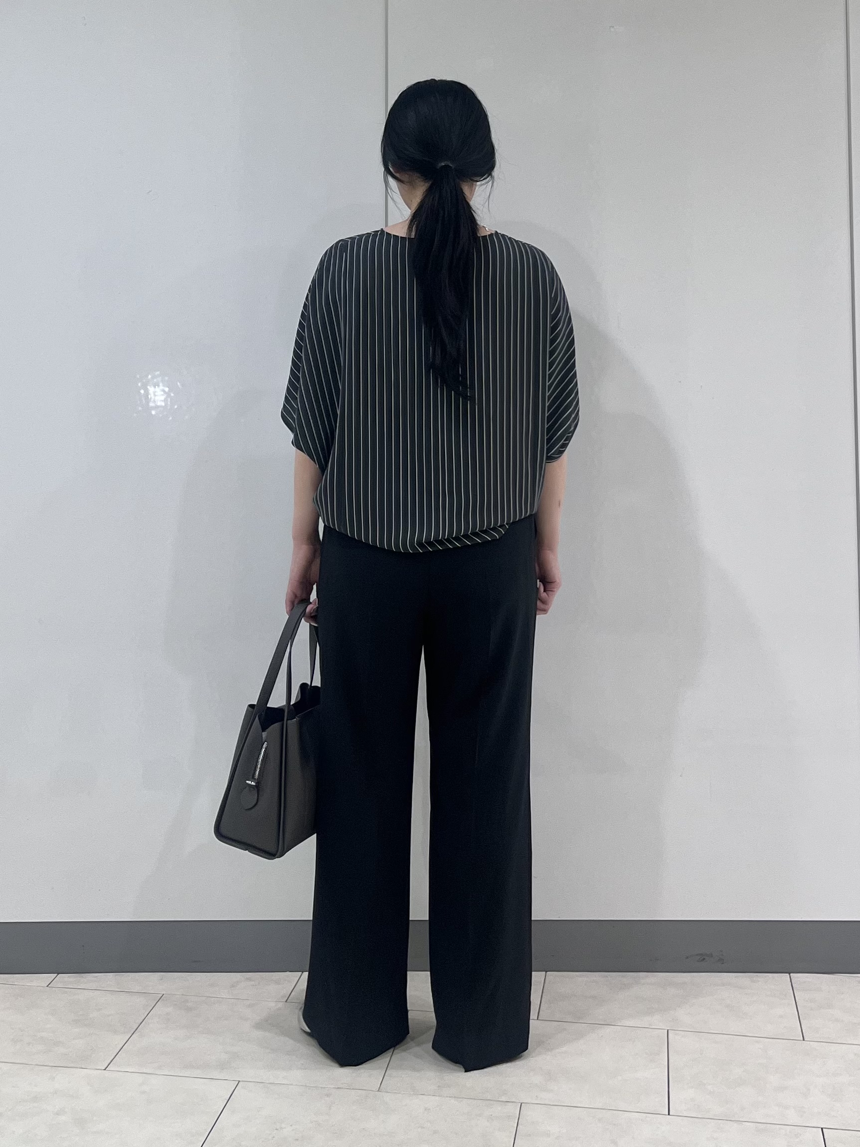 hasuさんの「INDIVI｜【洗える／UVケア】ジョーゼットドルマンブラウス」を使ったコーディネート