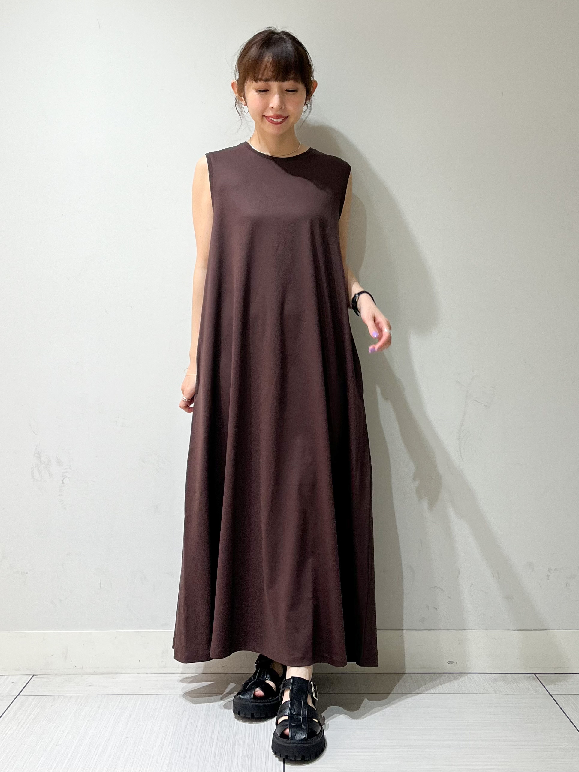 じゅんさんの「DRESSTERIOR｜【接触冷感／抗菌防臭／消臭/ウォッシャブル】アイスクリアコットン フレンチスリーブワンピース」を使ったコーディネート