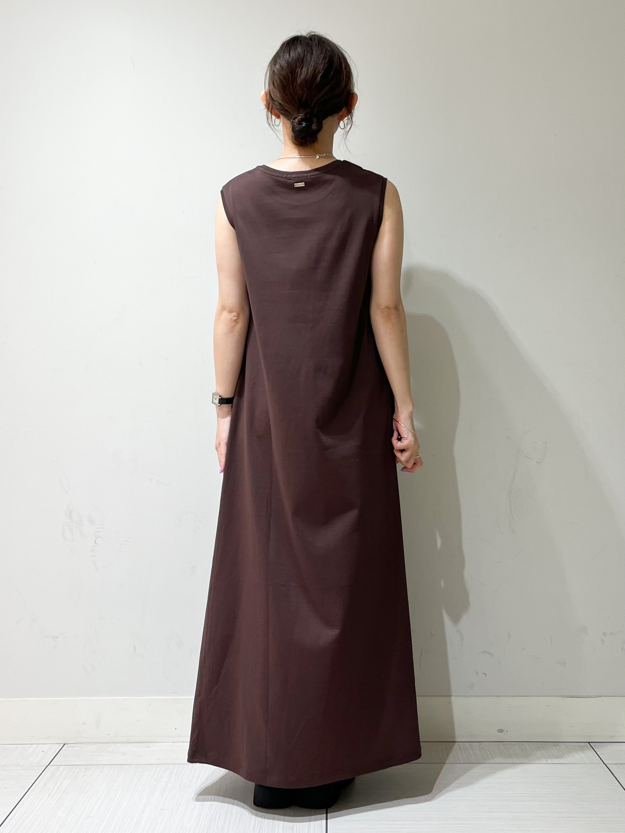 じゅんさんの「DRESSTERIOR｜【接触冷感／抗菌防臭／消臭/ウォッシャブル】アイスクリアコットン フレンチスリーブワンピース」を使ったコーディネート