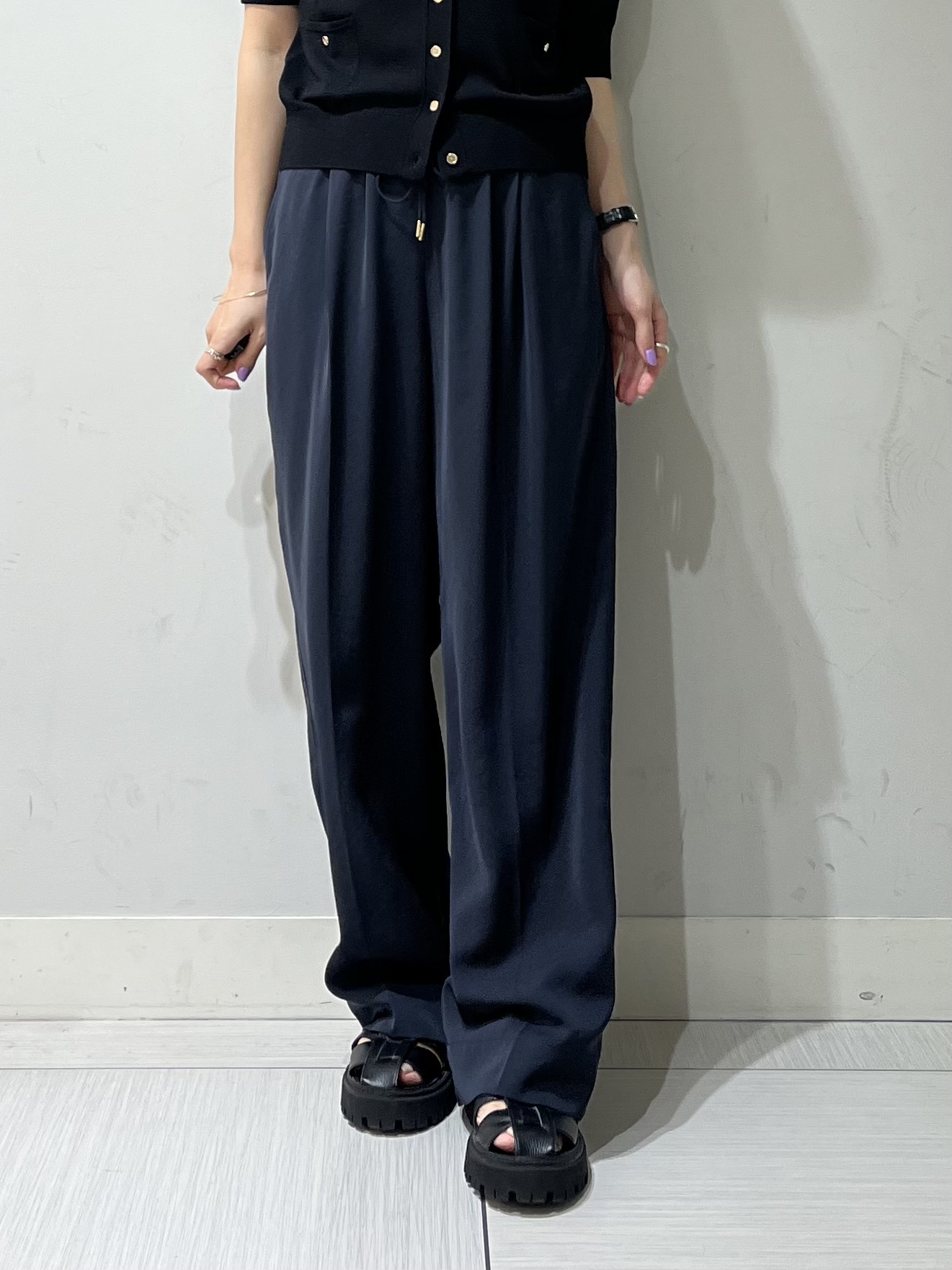 じゅんさんの「DRESSTERIOR｜【接触冷感／UVカット】クールタッチ シャツカーディガン」を使ったコーディネート
