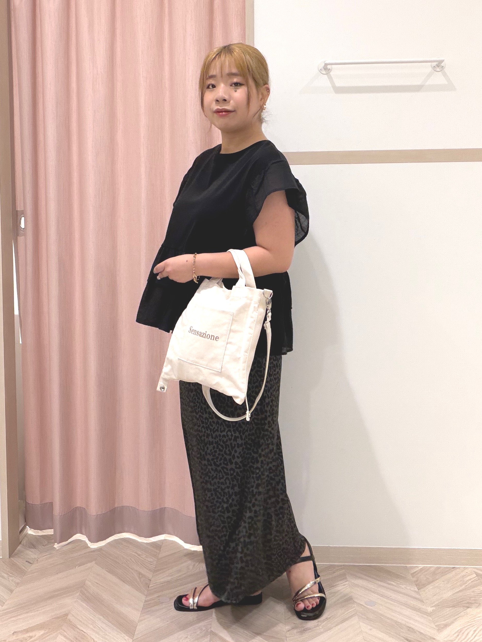 まちゃんなちゃんさんの「SHOO･LA･RUE｜【S-LL/洗濯機可】着るだけで決まる 主役級フリルトップス」を使ったコーディネート