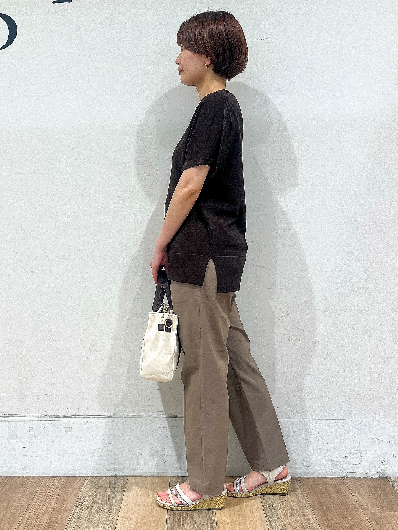 山さんさんの「grove｜【シリーズ累計36万枚！やわらかドライタッチ】夏にうれしい多機能ロングニット」を使ったコーディネート