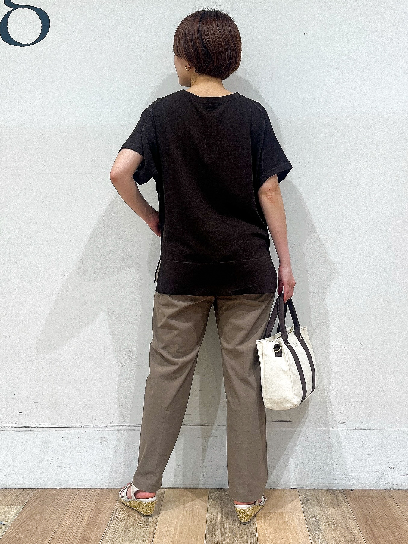 山さんさんの「grove｜【シリーズ累計36万枚！やわらかドライタッチ】夏にうれしい多機能ロングニット」を使ったコーディネート