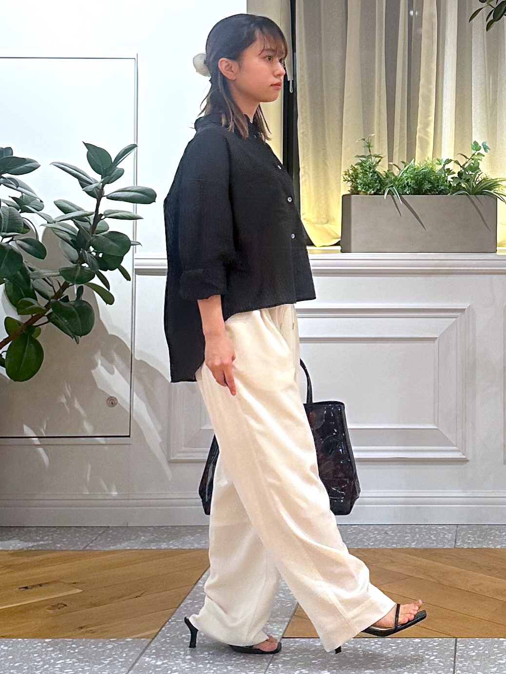 なべこさんの「DRESSTERIOR｜シアーストライプクロップドシャツ」を使ったコーディネート