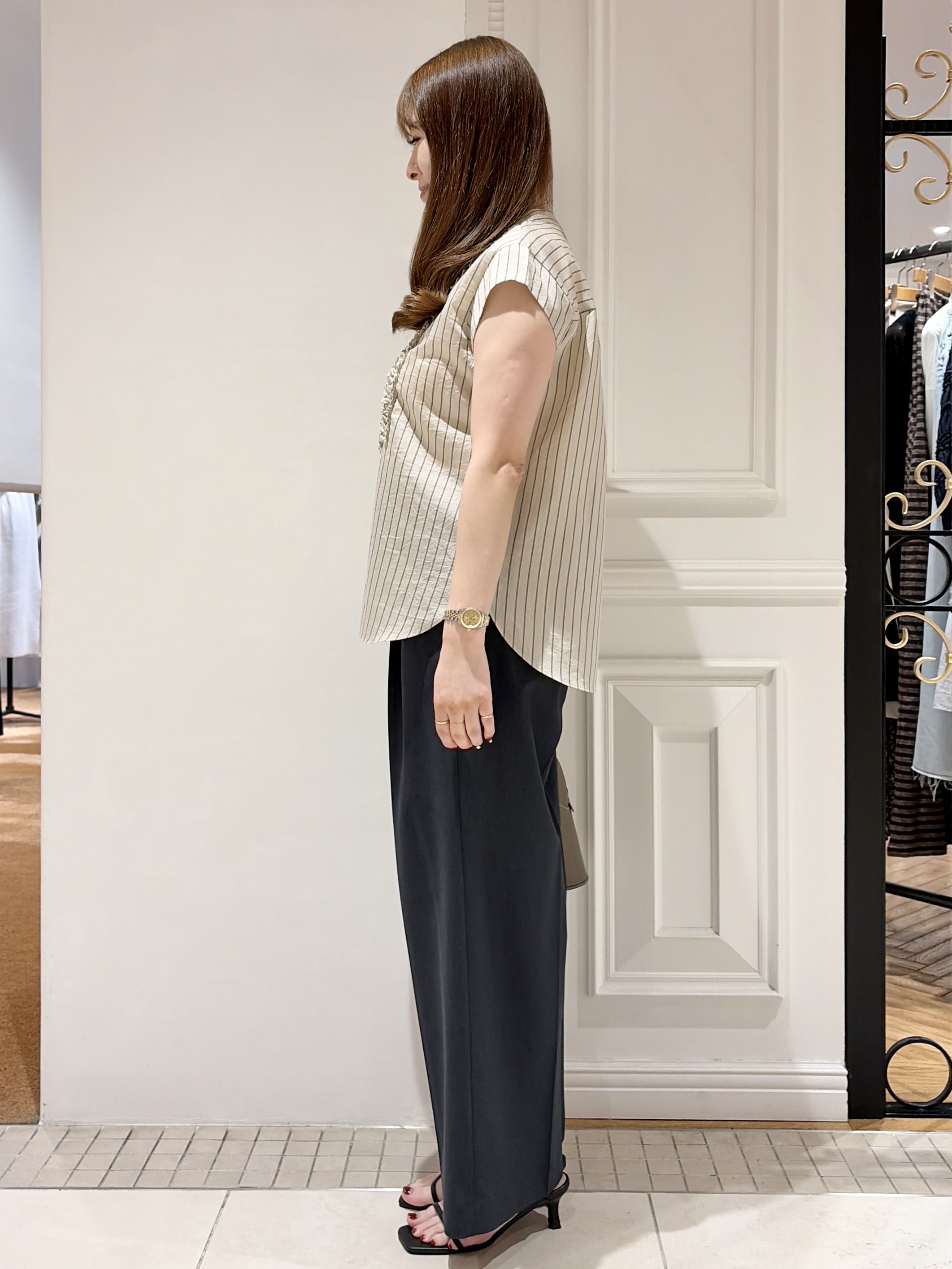 minowaさんの「DRESSTERIOR｜ストライプフレンチスリーブフリルブラウス」を使ったコーディネート