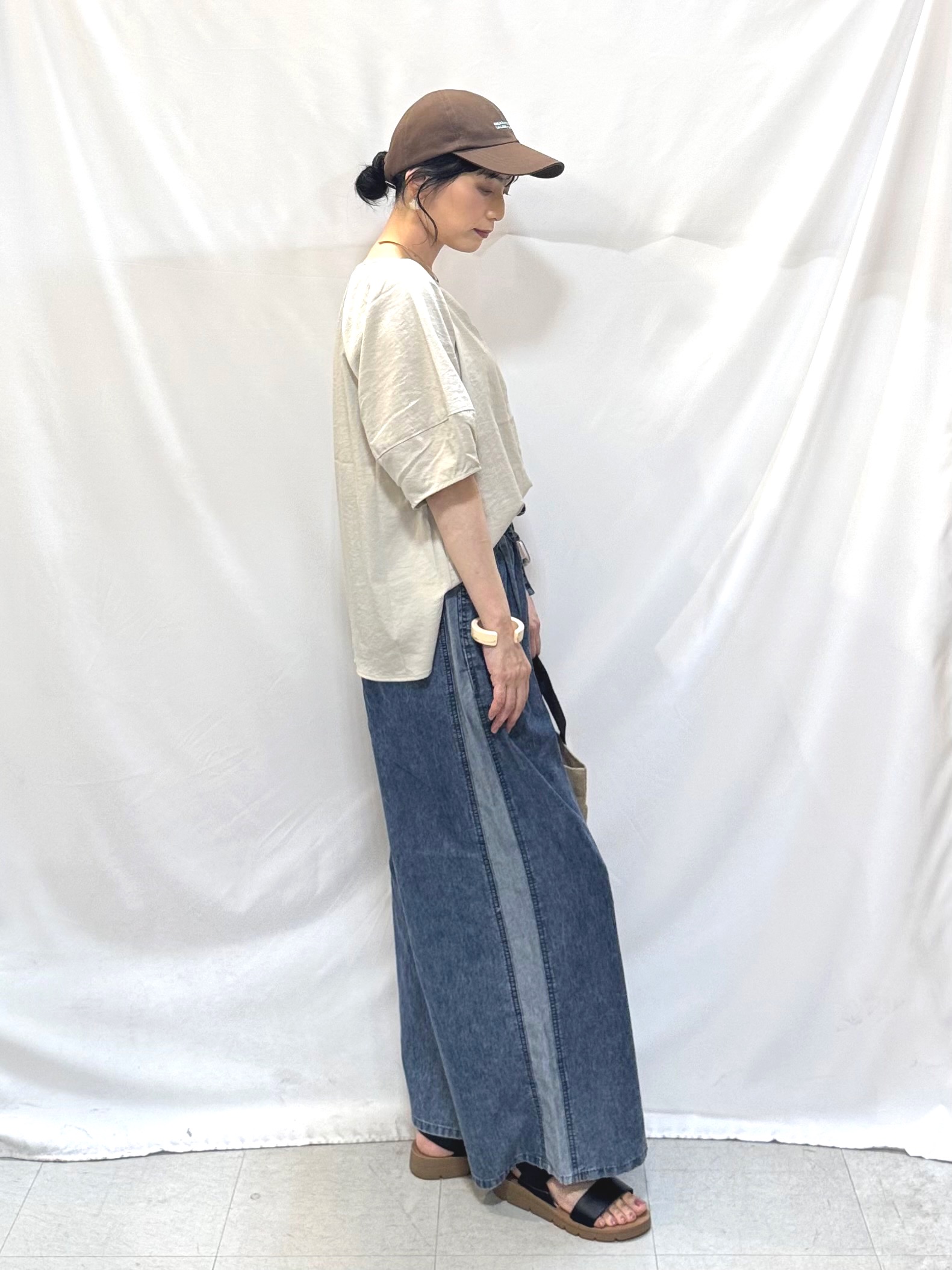 𝐇𝐢𝐫𝐨𝐦𝐢さんの「SHOO･LA･RUE｜【S-LL/洗濯機可/セットアップ可】軽凛(かろりん) タックブラウス」を使ったコーディネート