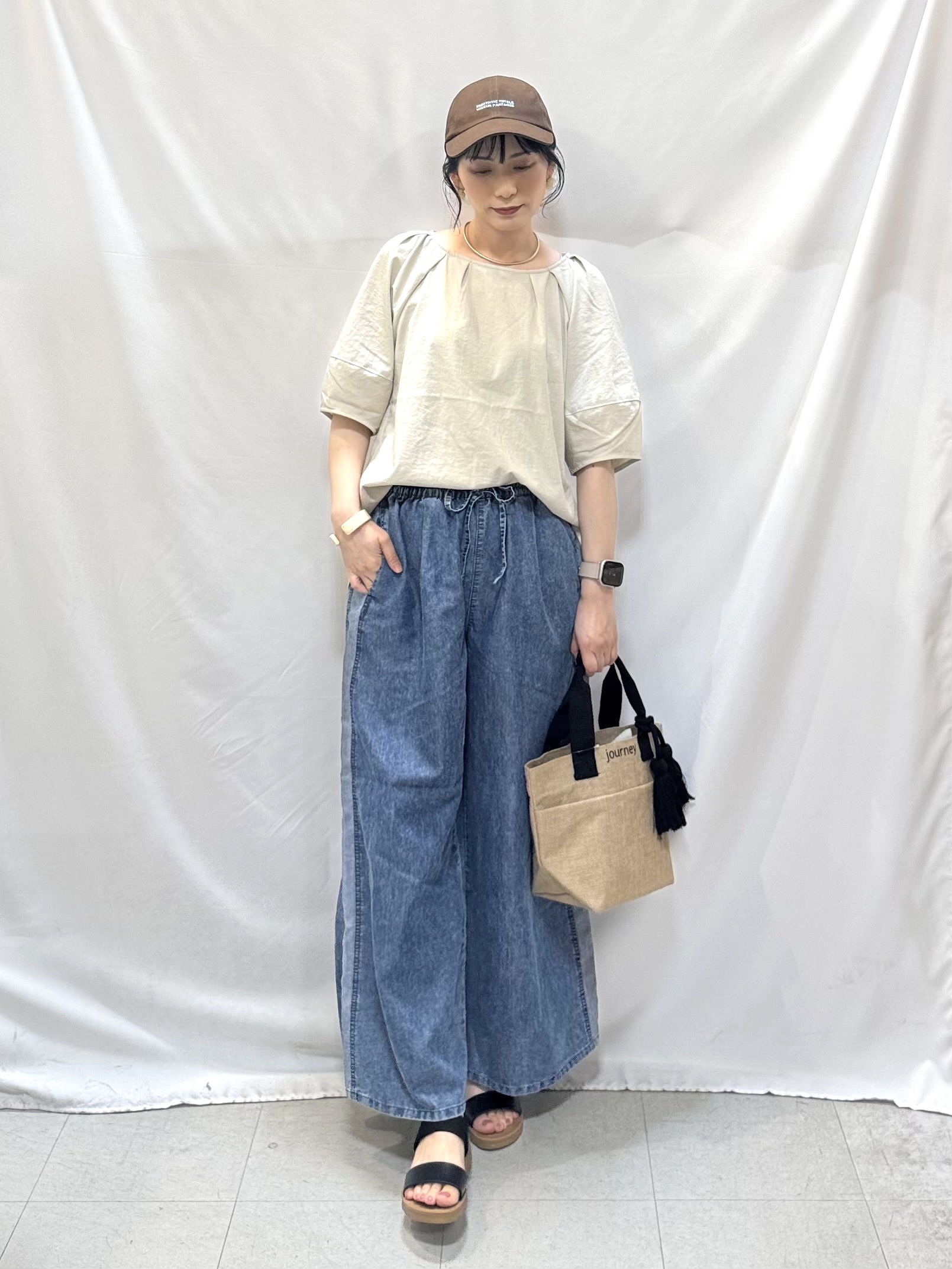 𝐇𝐢𝐫𝐨𝐦𝐢さんの「SHOO･LA･RUE｜【S-LL/洗濯機可/セットアップ可】軽凛(かろりん) タックブラウス」を使ったコーディネート