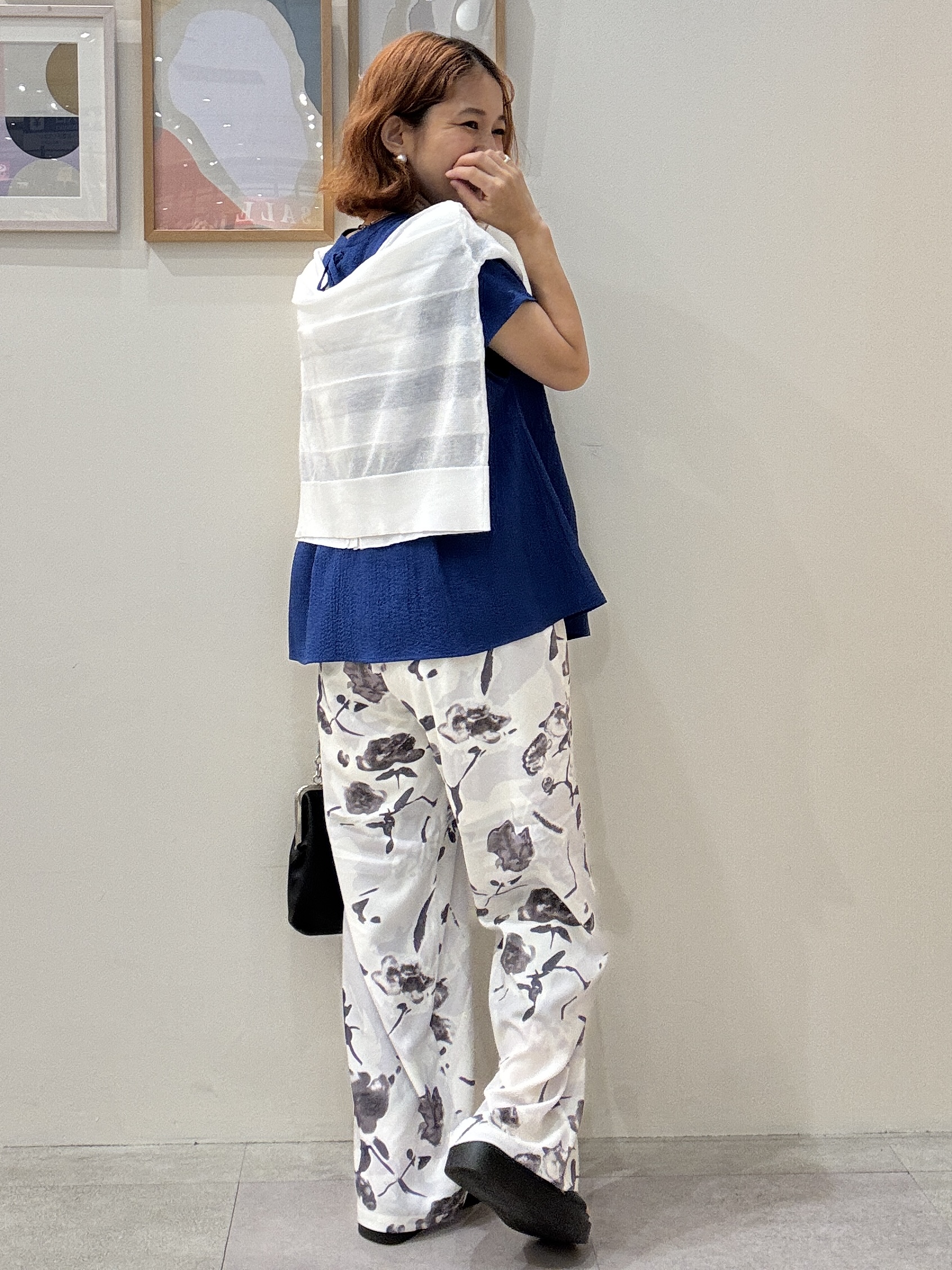 たけぴさんの「SHOO･LA･RUE｜【洗濯機可/S-LL】涼し気な透け感 日差し冷房対策に シアーボーダーカーディガン」を使ったコーディネート
