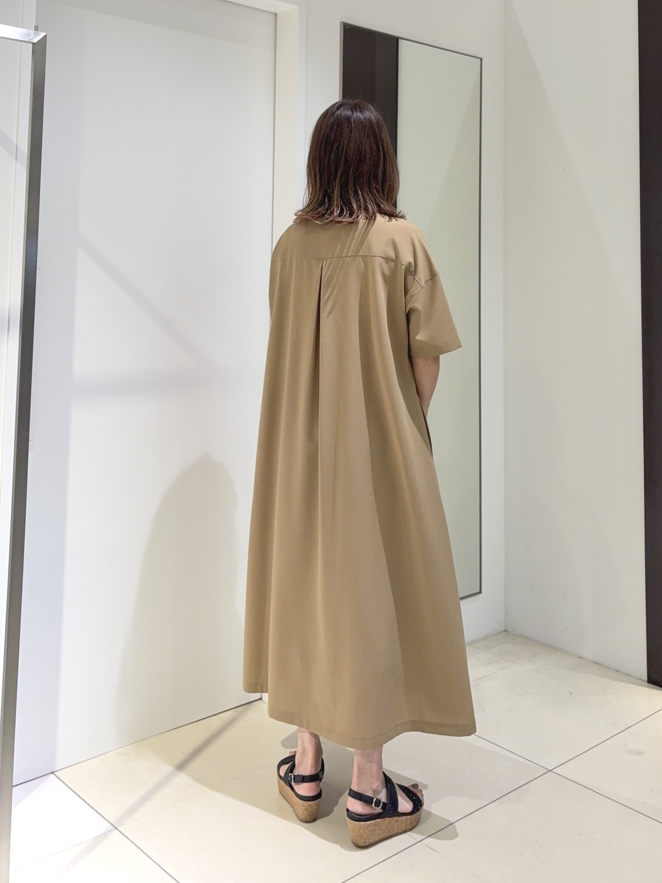 tomoさんの「UNTITLED｜【初秋も活躍/UVカット/接触冷感】エアリークールワンピース」を使ったコーディネート