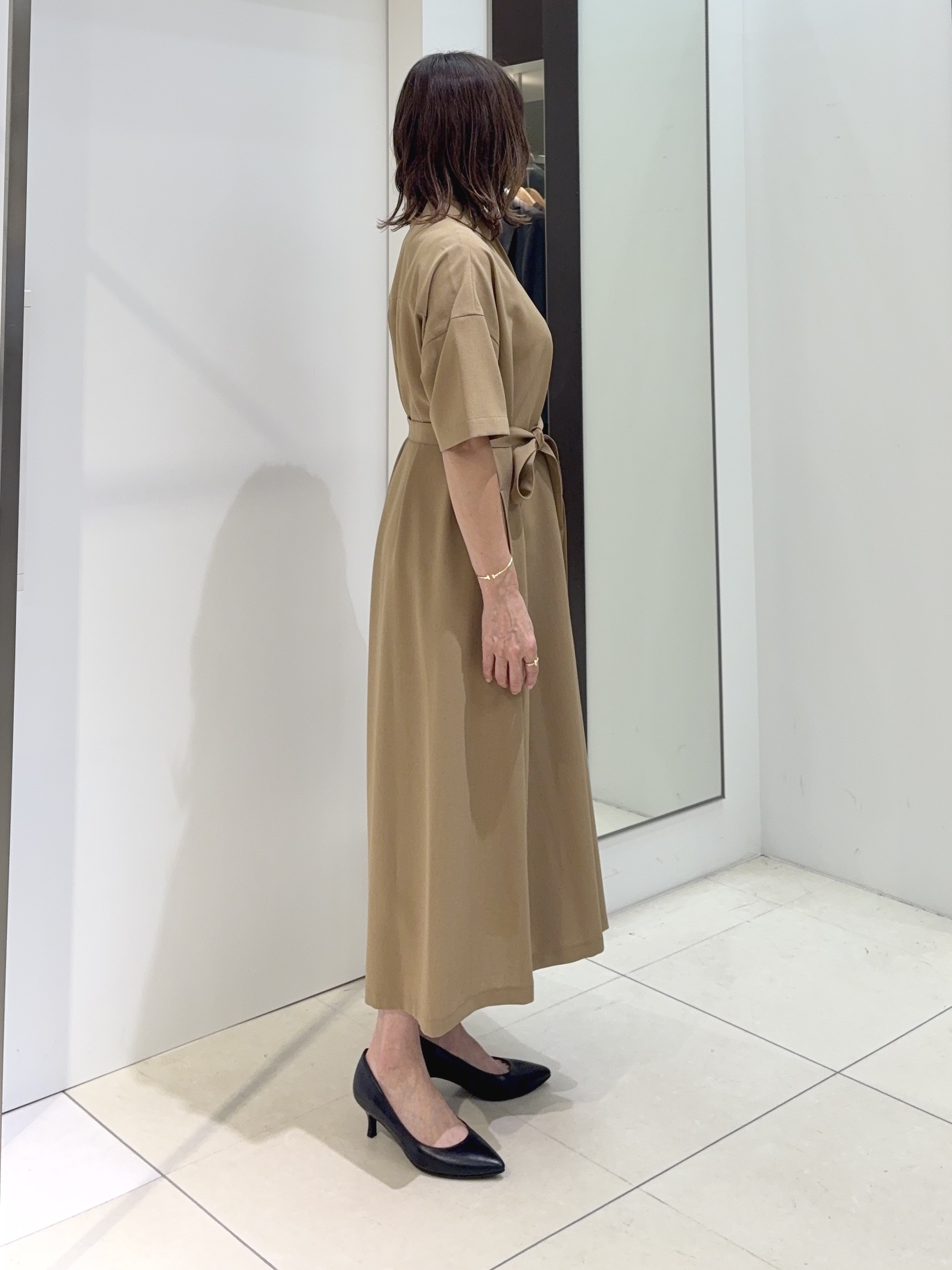 tomoさんの「UNTITLED｜【初秋も活躍/UVカット/接触冷感】エアリークールワンピース」を使ったコーディネート