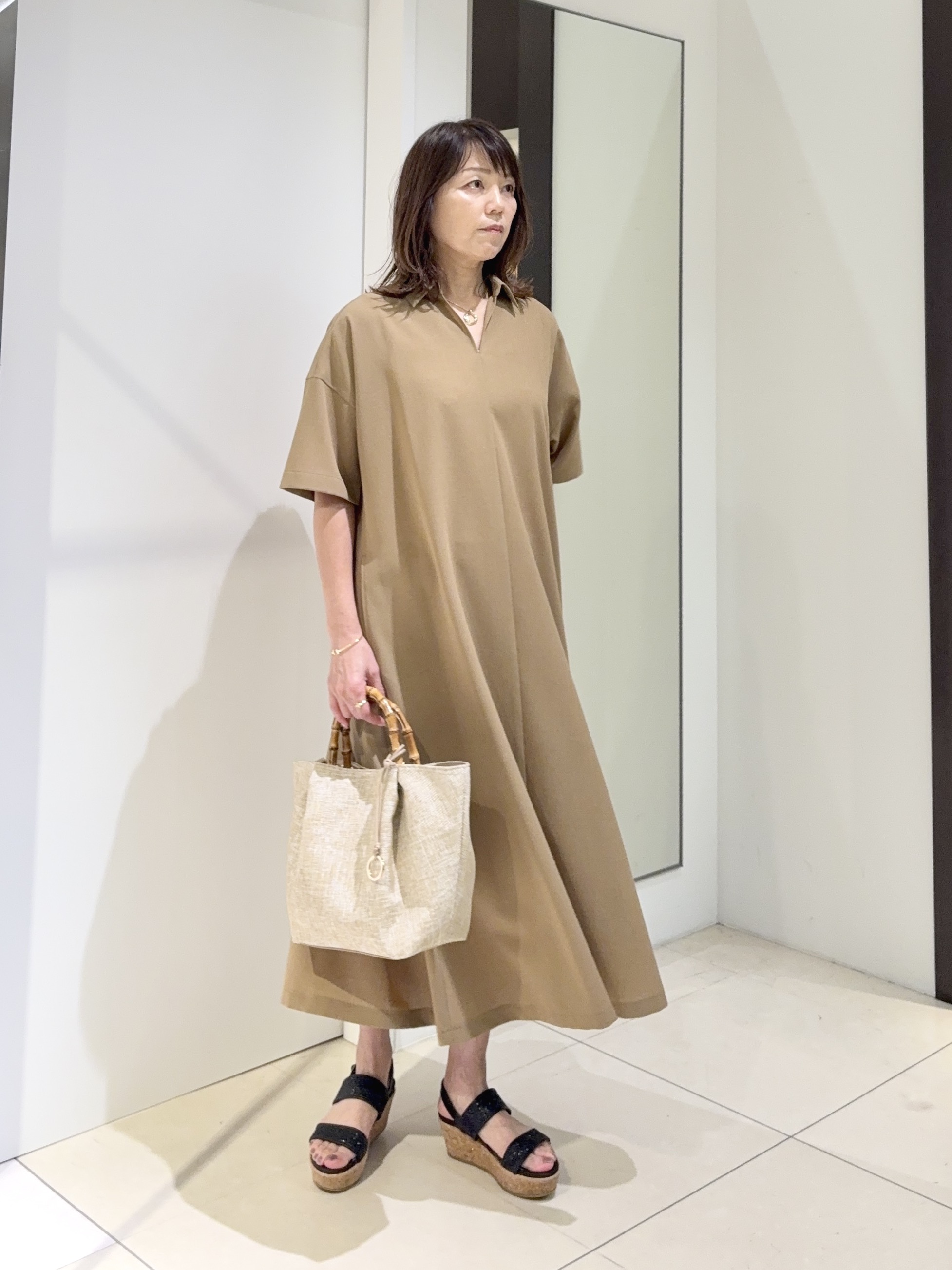 tomoさんの「UNTITLED｜【初秋も活躍/UVカット/接触冷感】エアリークールワンピース」を使ったコーディネート