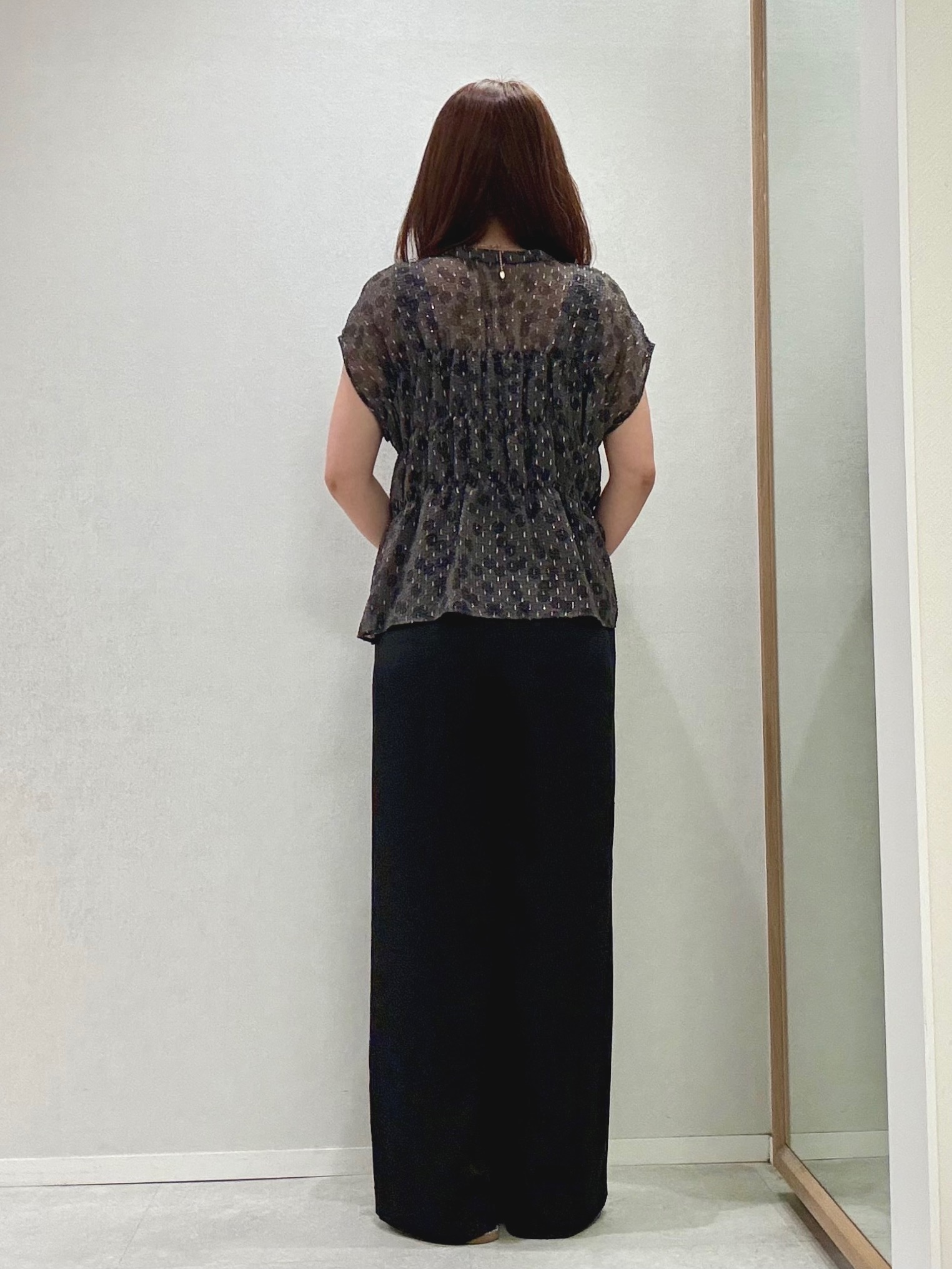 hitomiさんの「UNTITLED｜【秋映え/シアー】ヴィンテージドットブラウス」を使ったコーディネート