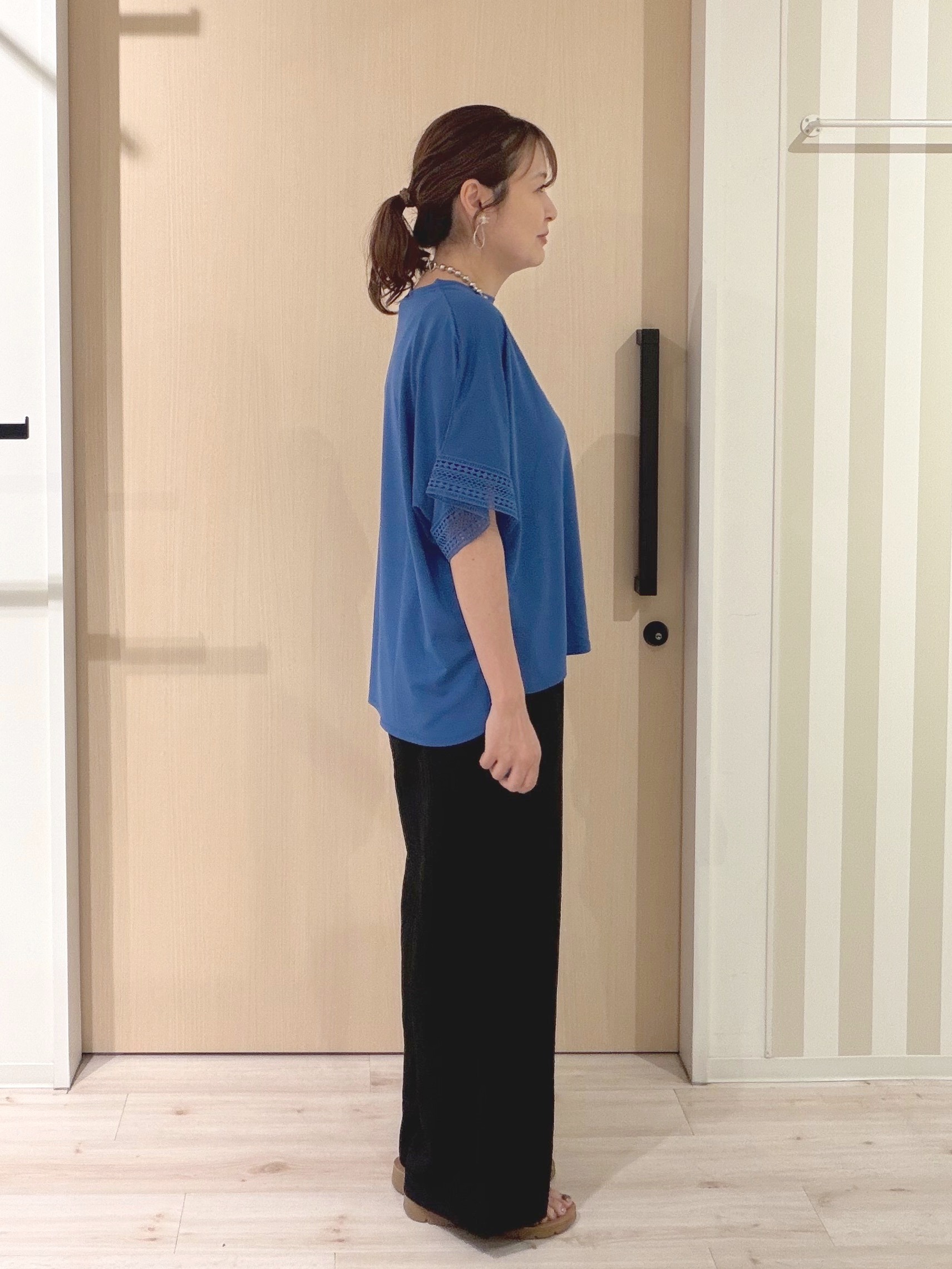 funafunaさんの「SHOO･LA･RUE｜【UV/洗濯機可/体型カバー】ヒップ周りが隠せる お袖レースTシャツ」を使ったコーディネート