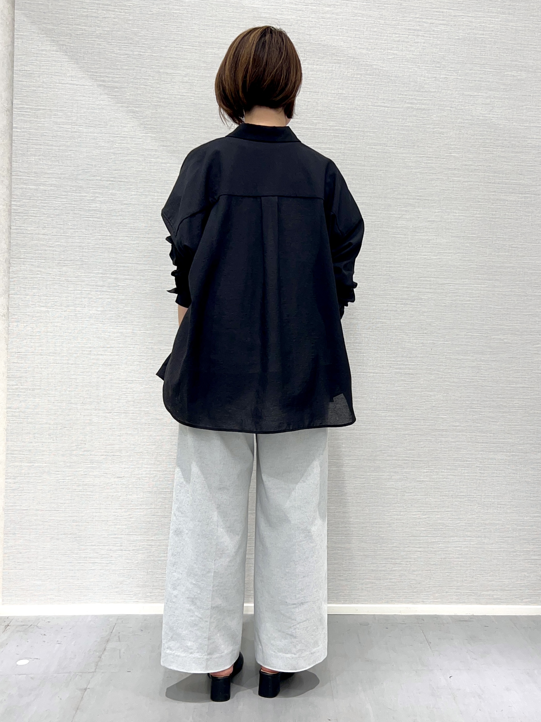 Shinakoさんの「UNTITLED｜◆【2WAY/マシンウォッシャブル】カシュクールデザインシャツ」を使ったコーディネート