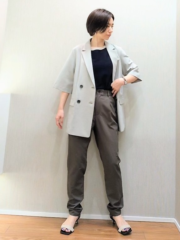 ミズタさんの「UNTITLED｜【シワになりにくい/セットアップ可/接触冷感】ハーフスリーブジャケット」を使ったコーディネート