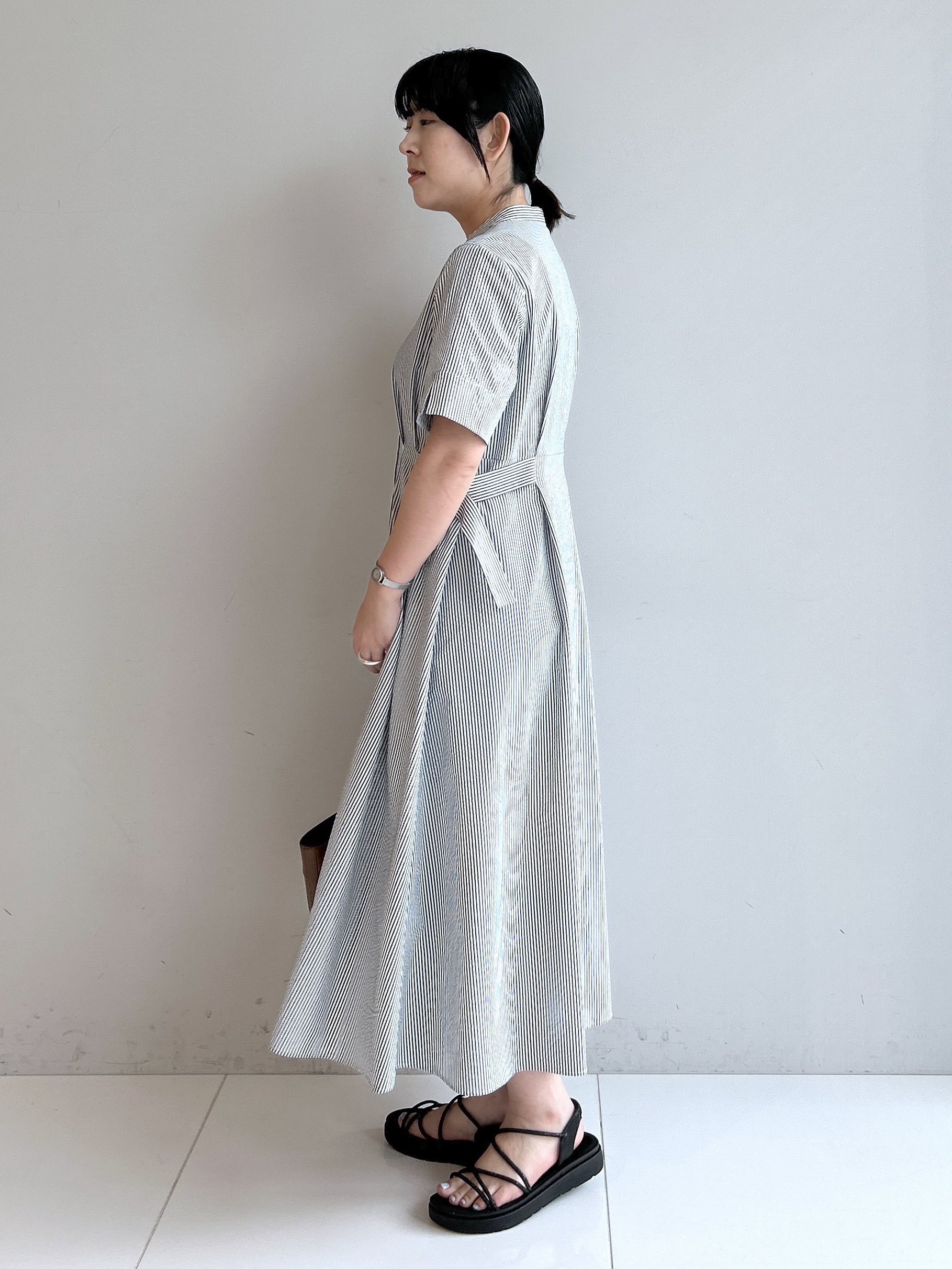 Hirokaさんの「grove｜【低身長さんも選べる着丈/UV・シワになりにくいetc】涼やかさも、きちんとも叶うワンピース」を使ったコーディネート