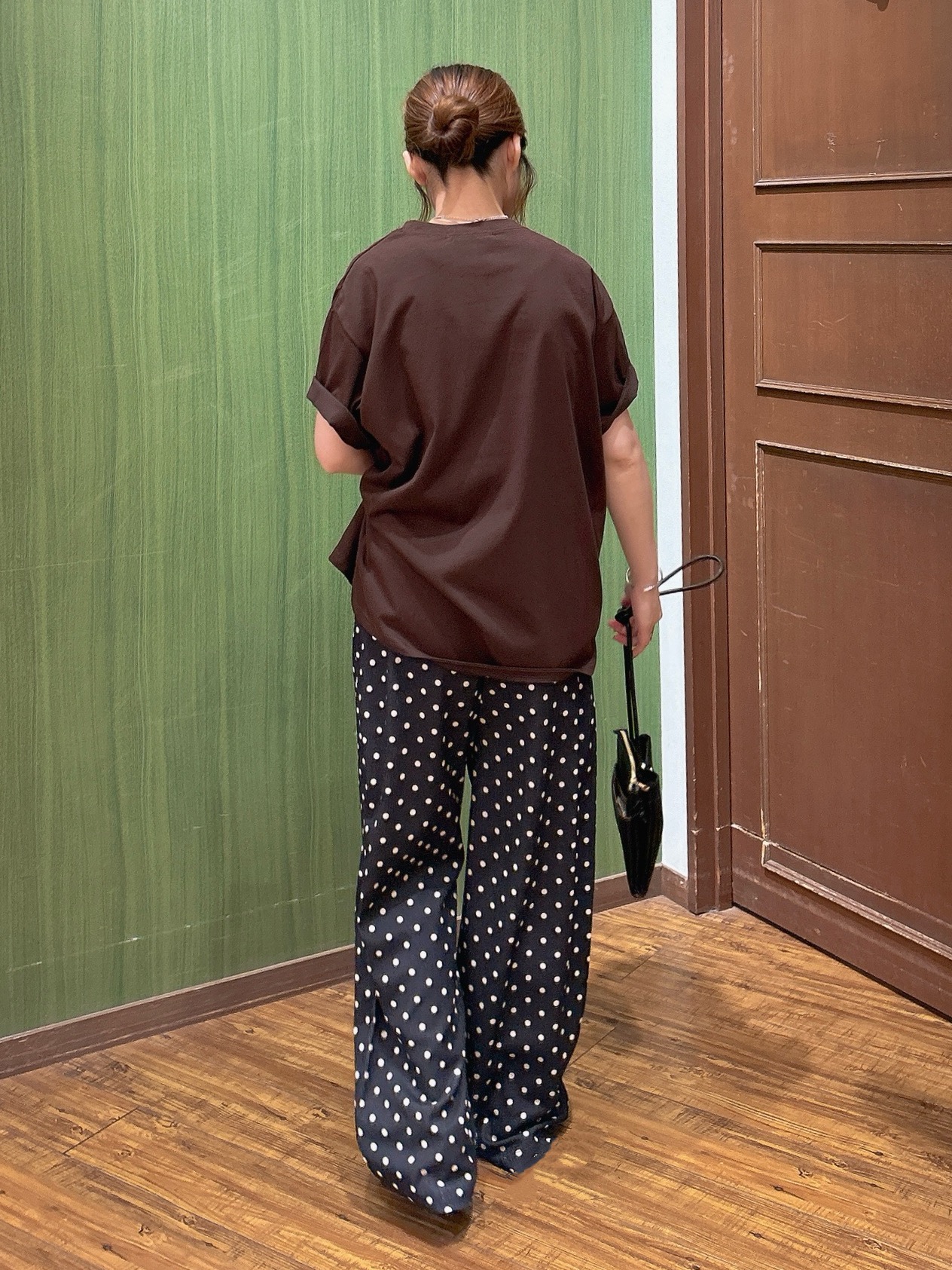かおりさんの「SHOO･LA･RUE｜【S-LL/洗濯機可】選べる4柄　デイリー使いにぴったりな 大人の頼れるTシャツ」を使ったコーディネート