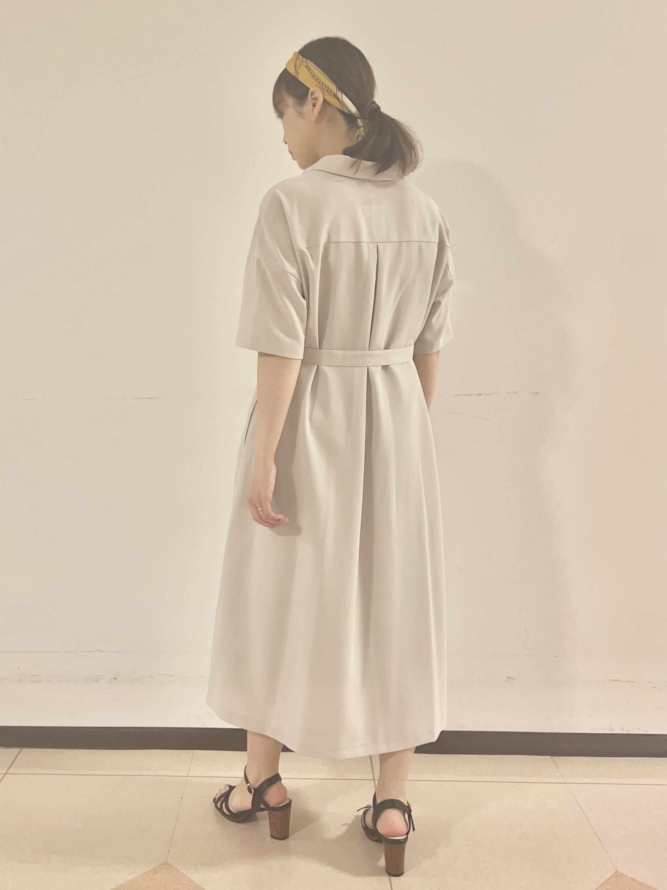 りおさんの「UNTITLED｜【初秋も活躍/UVカット/接触冷感】エアリークールワンピース」を使ったコーディネート