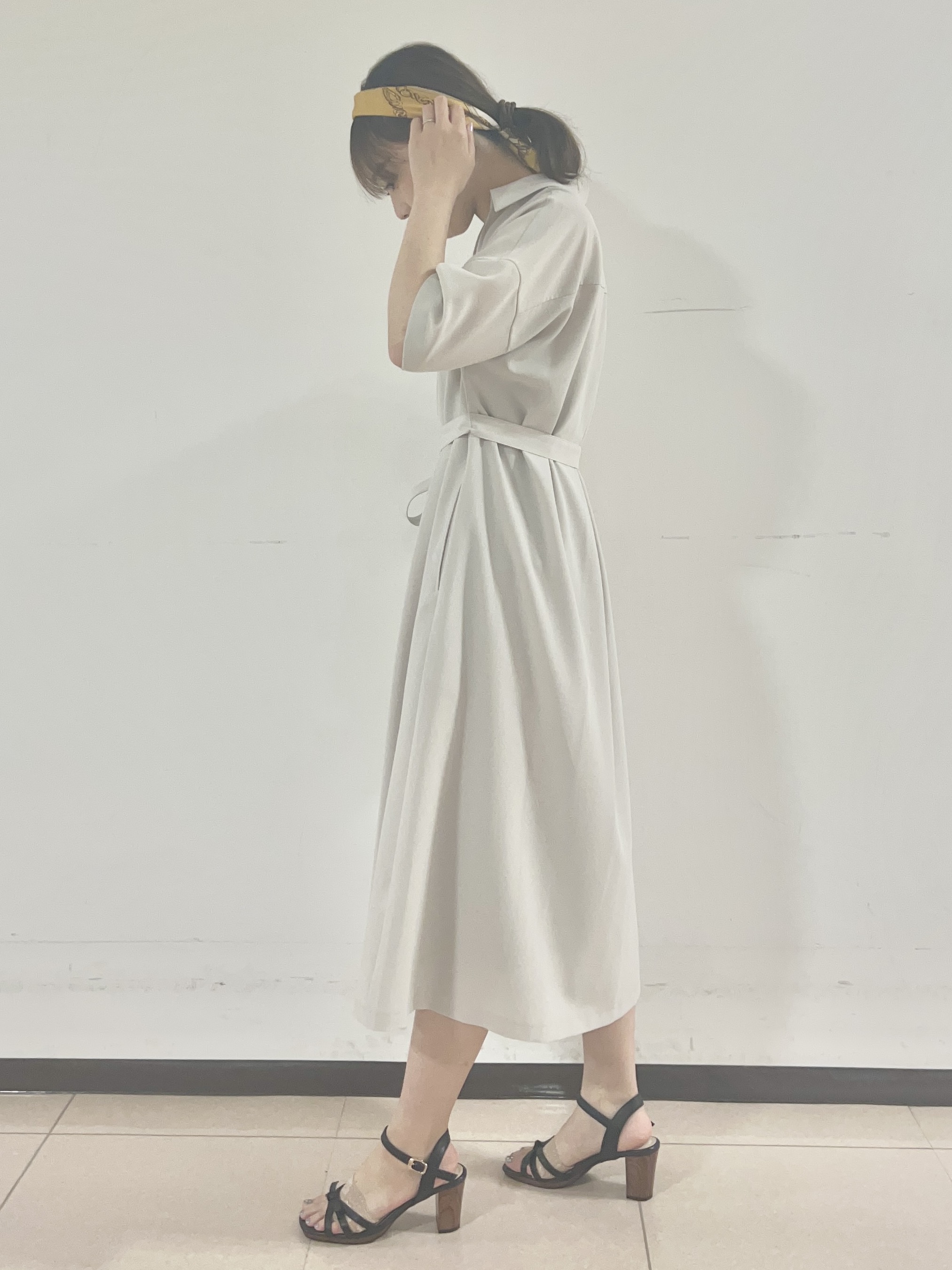 りおさんの「UNTITLED｜【初秋も活躍/UVカット/接触冷感】エアリークールワンピース」を使ったコーディネート